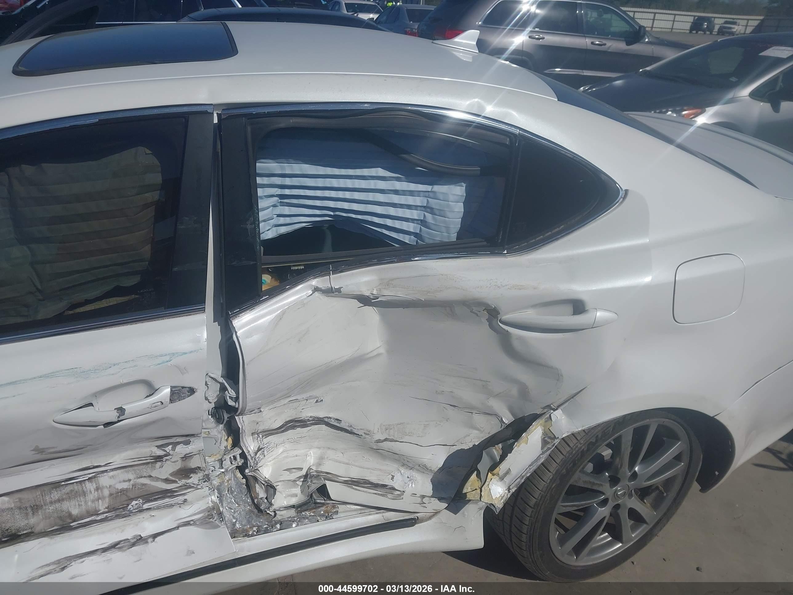 LEXUS IS image 6