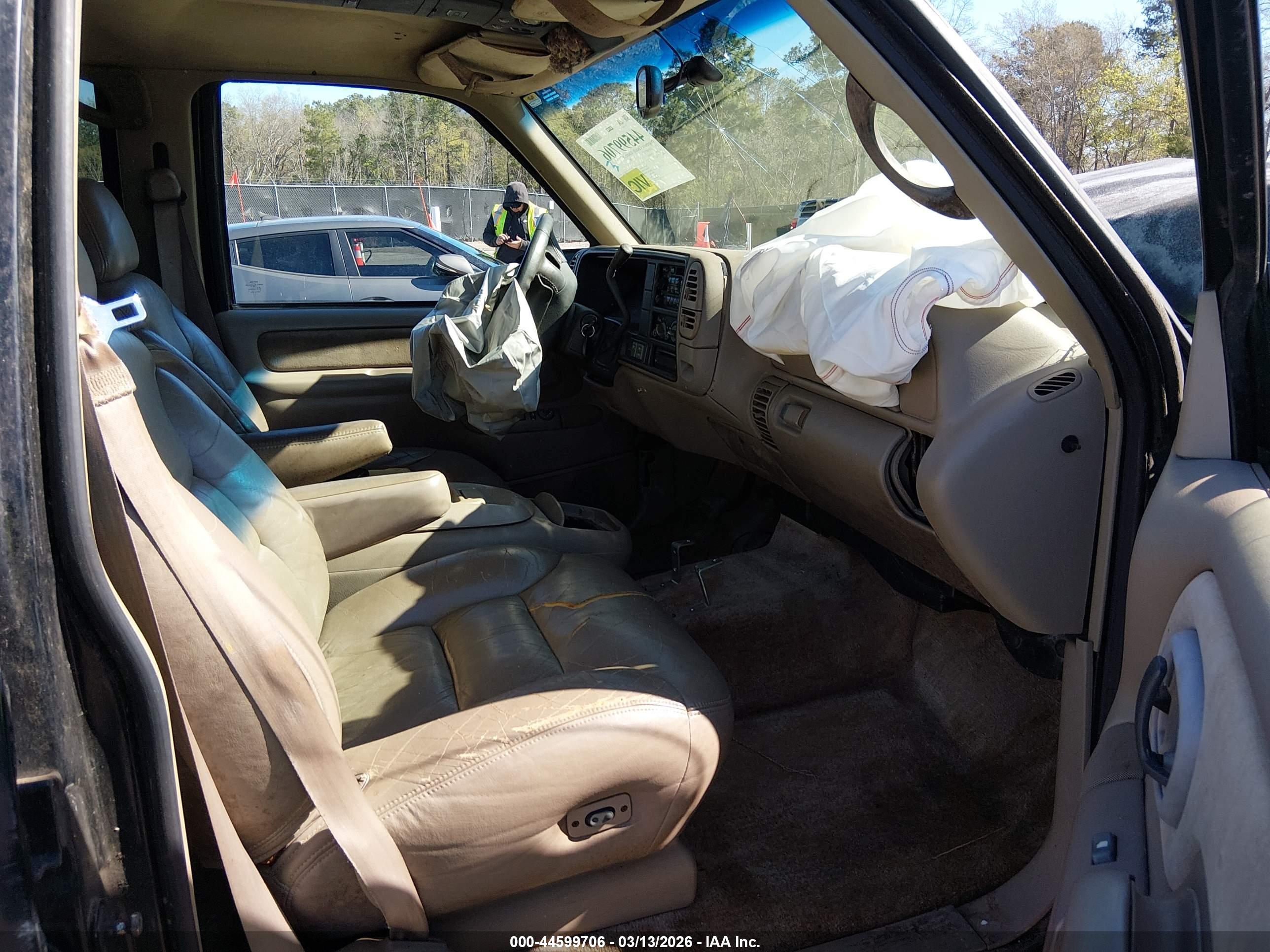 CHEVROLET TAHOE image 5