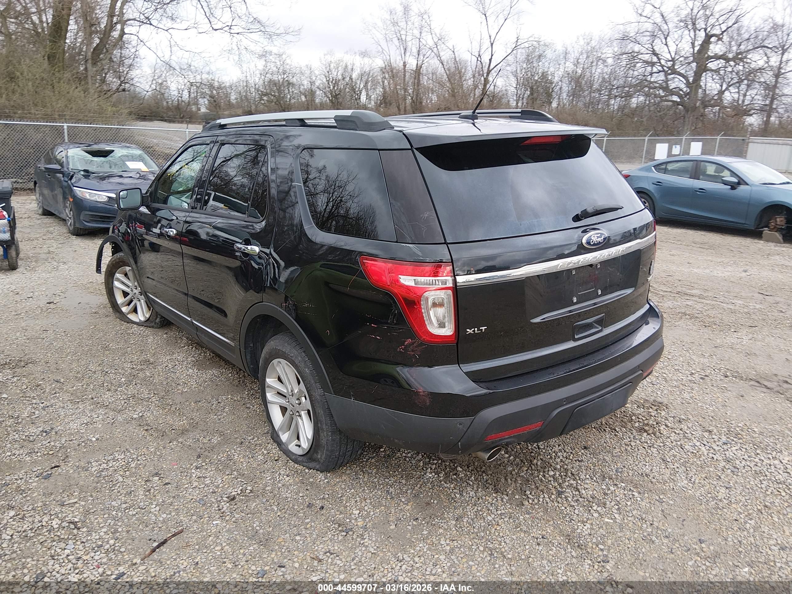FORD EXPLORER image 3