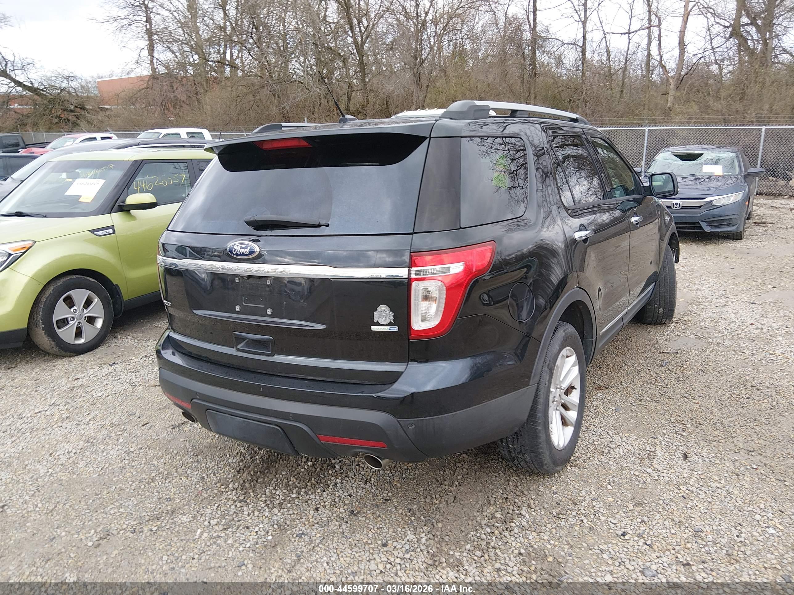 FORD EXPLORER image 4