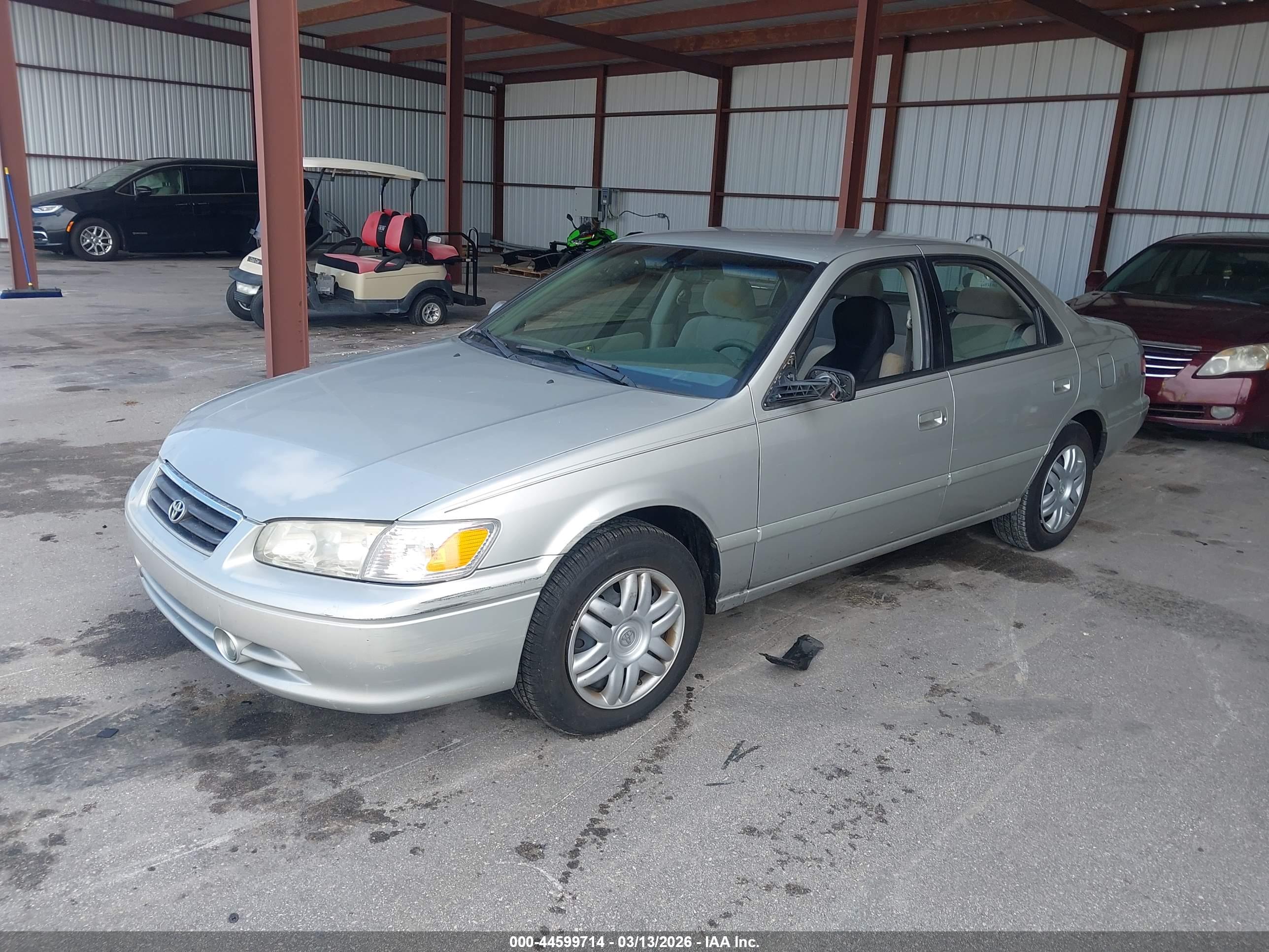 TOYOTA CAMRY image 2