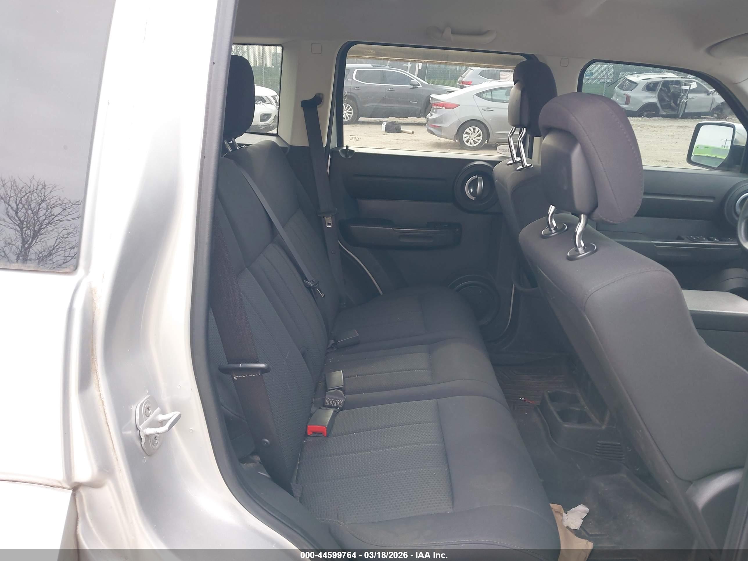 DODGE NITRO image 8
