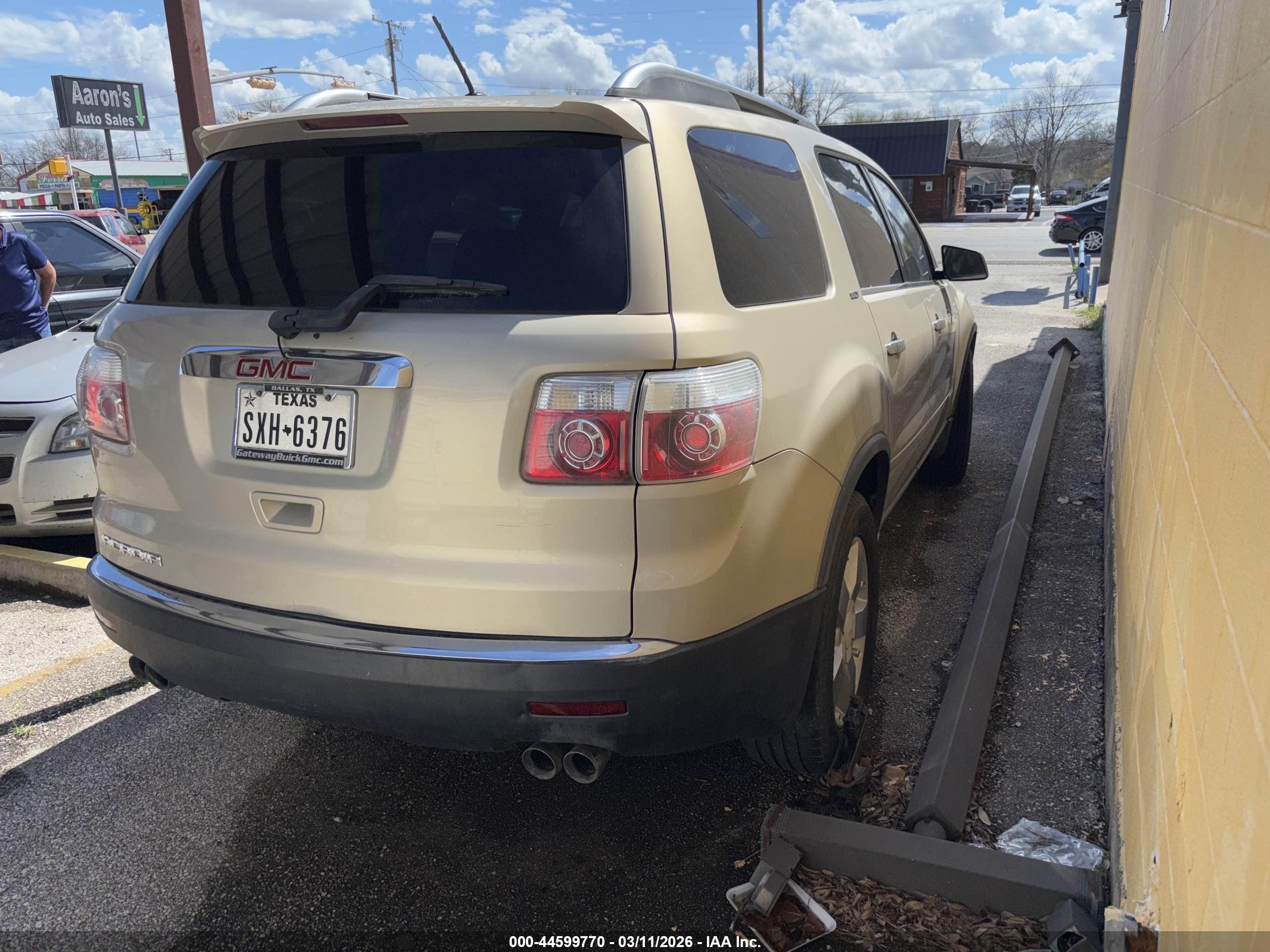 GMC ACADIA image 4
