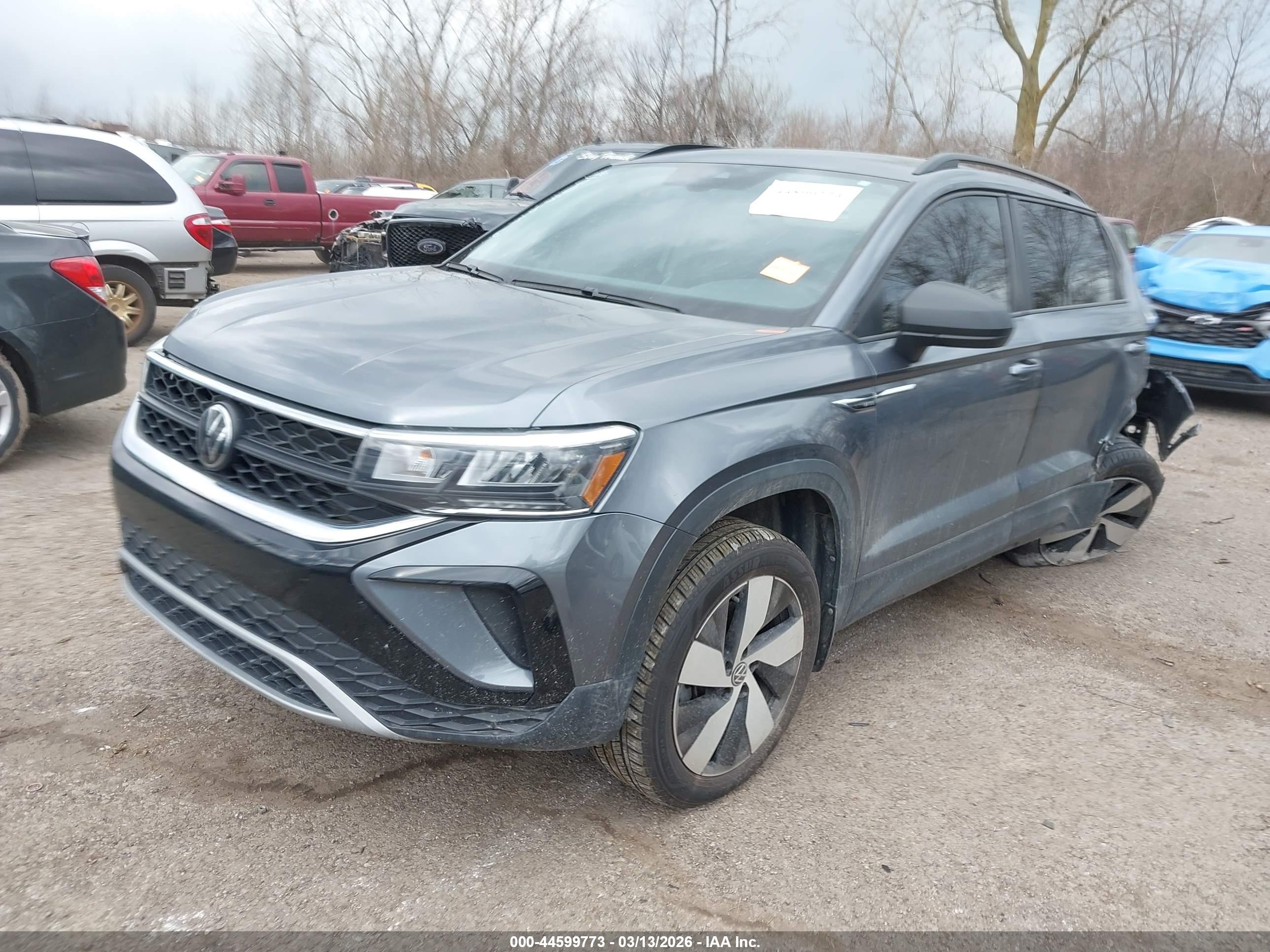 VOLKSWAGEN TAOS image 2