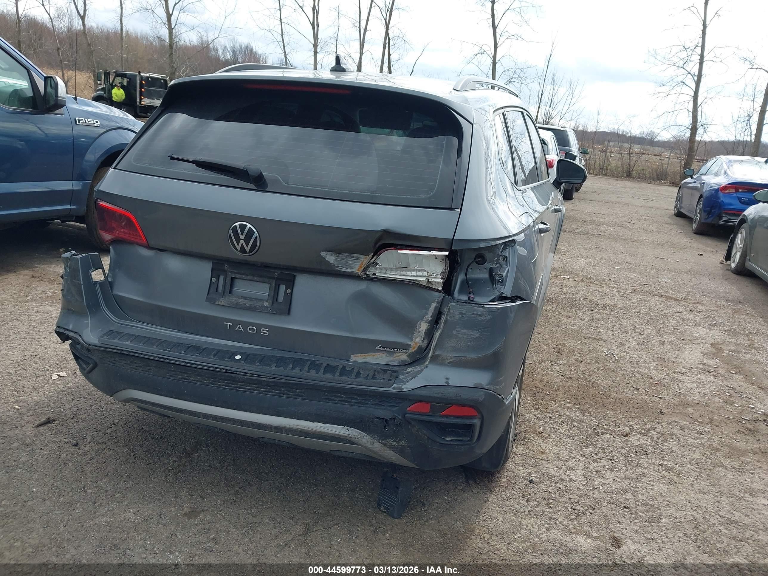 VOLKSWAGEN TAOS image 4