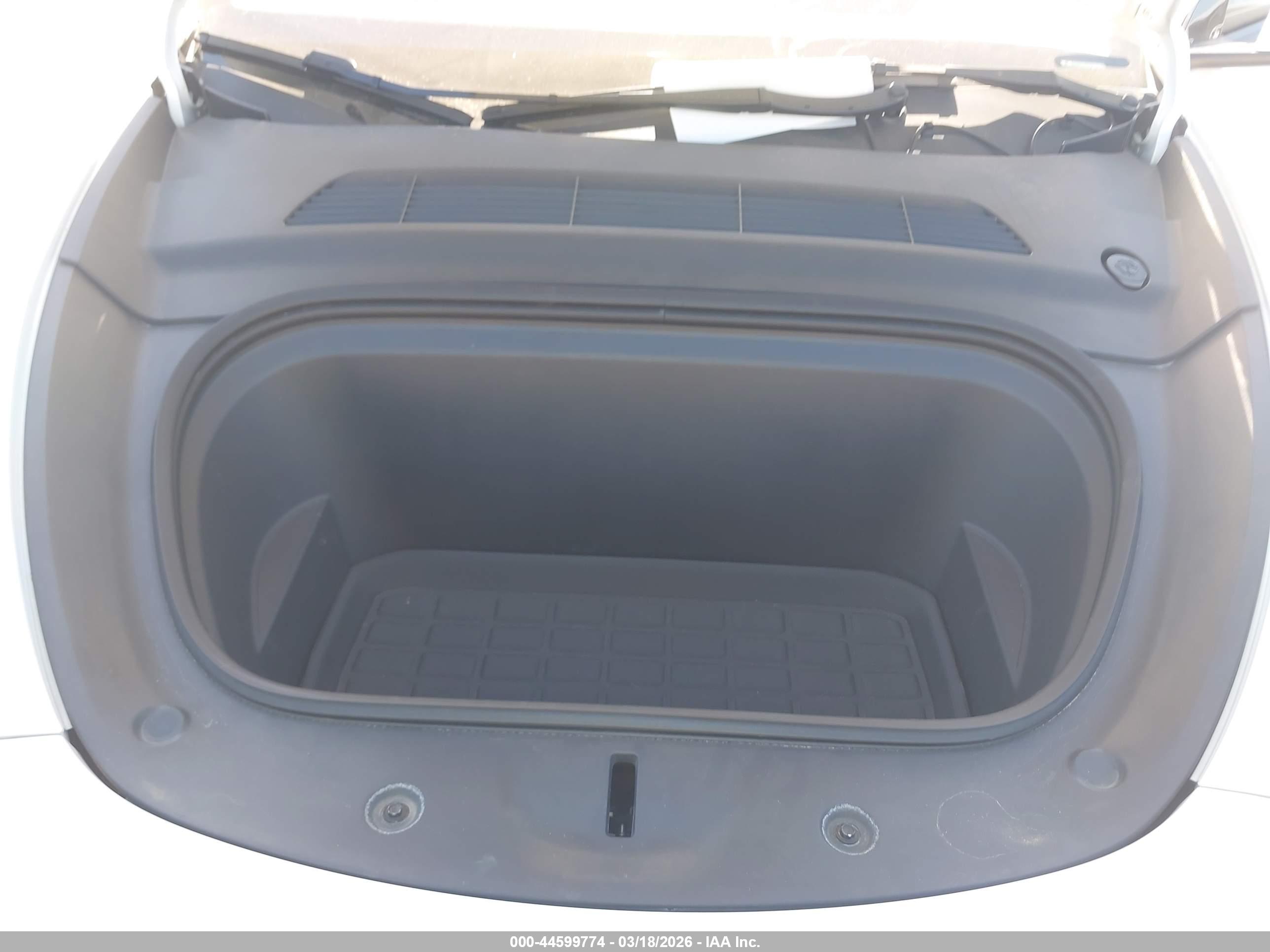 TESLA MODEL image 10