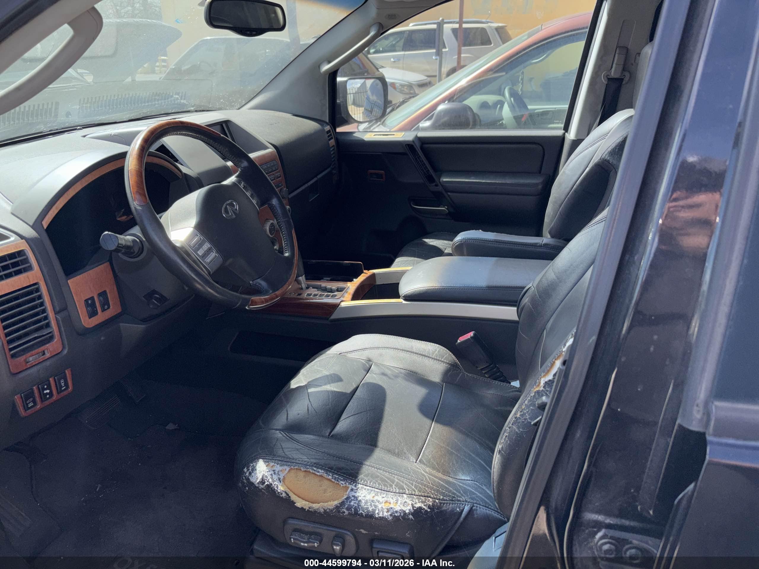 INFINITI QX56 image 5