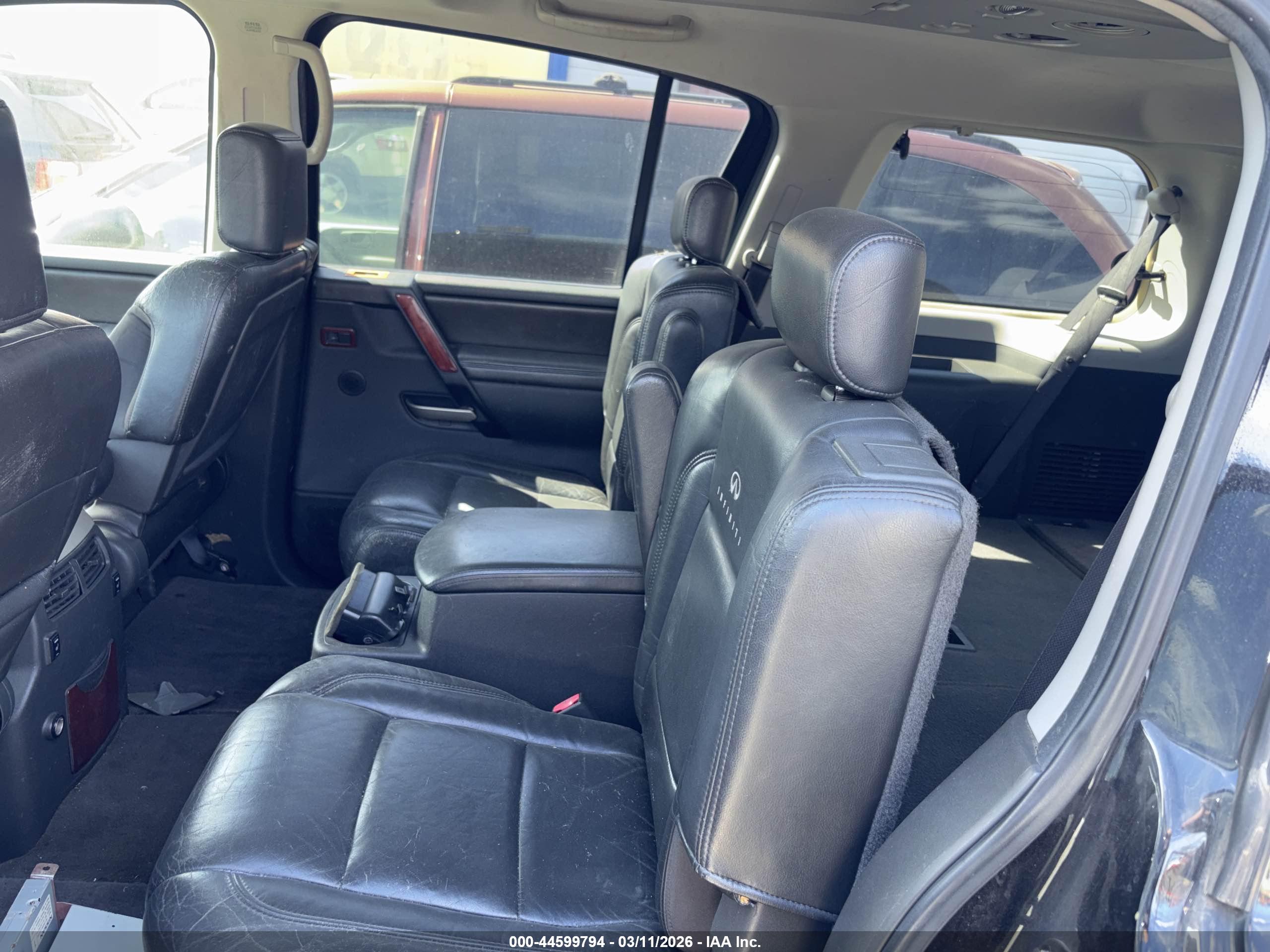 INFINITI QX56 image 8