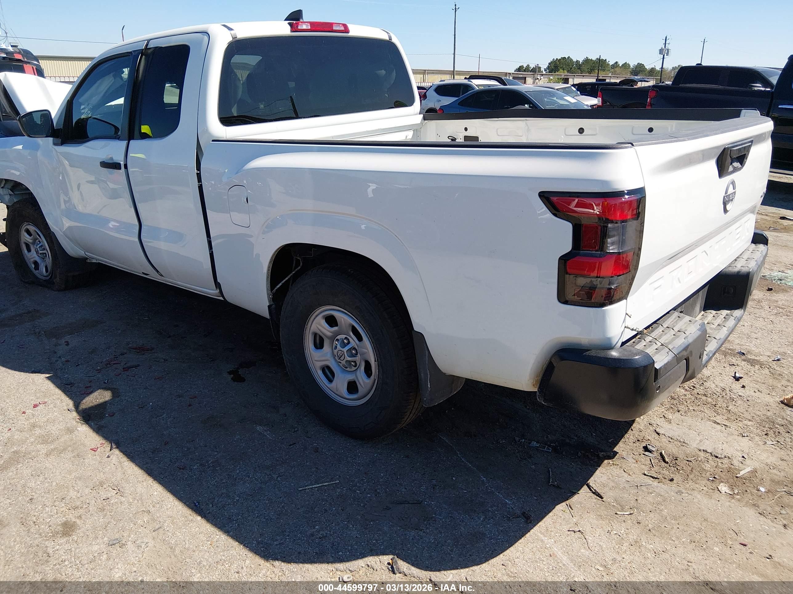 NISSAN FRONTIER image 3