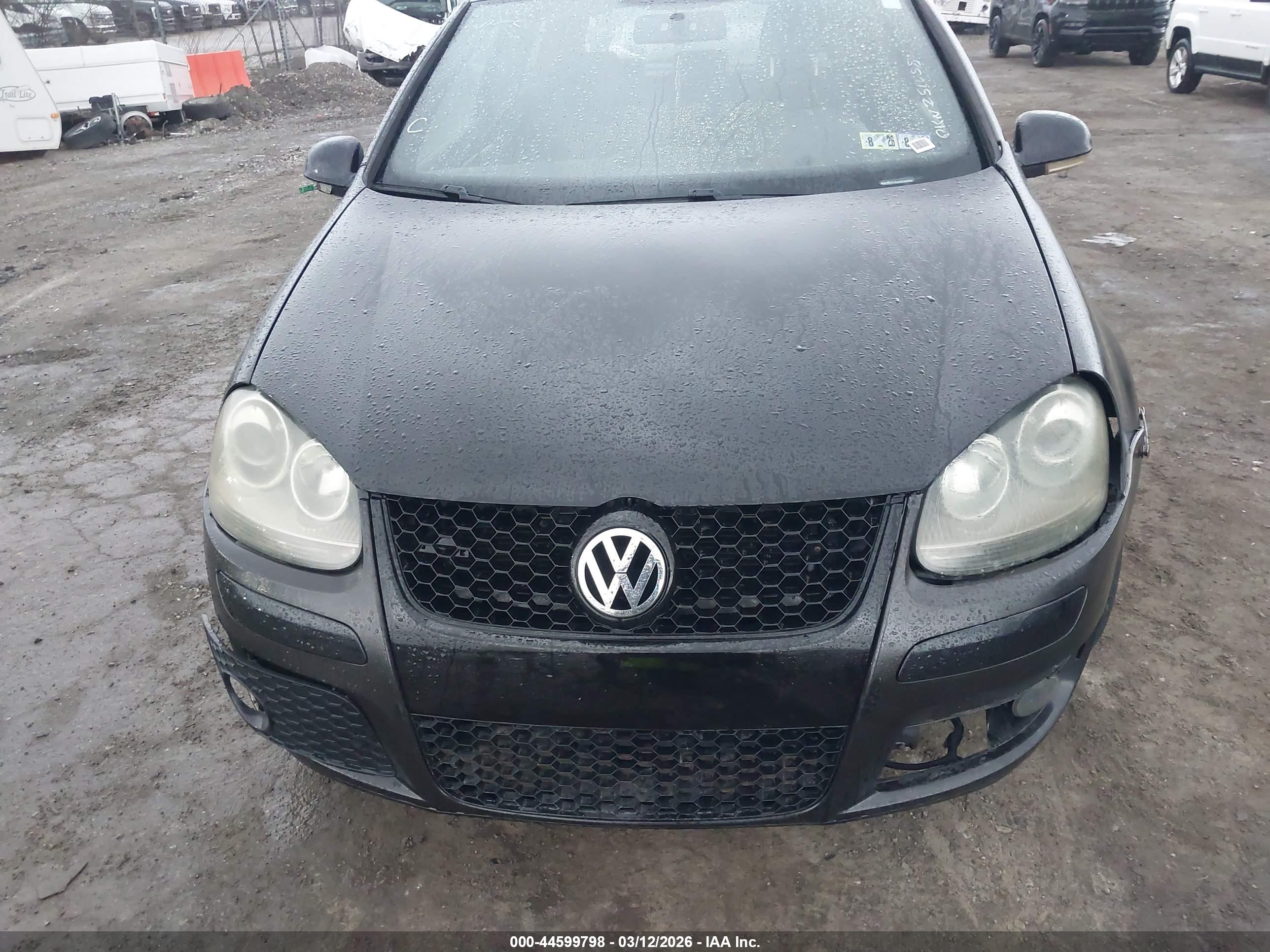 VOLKSWAGEN GTI image 6