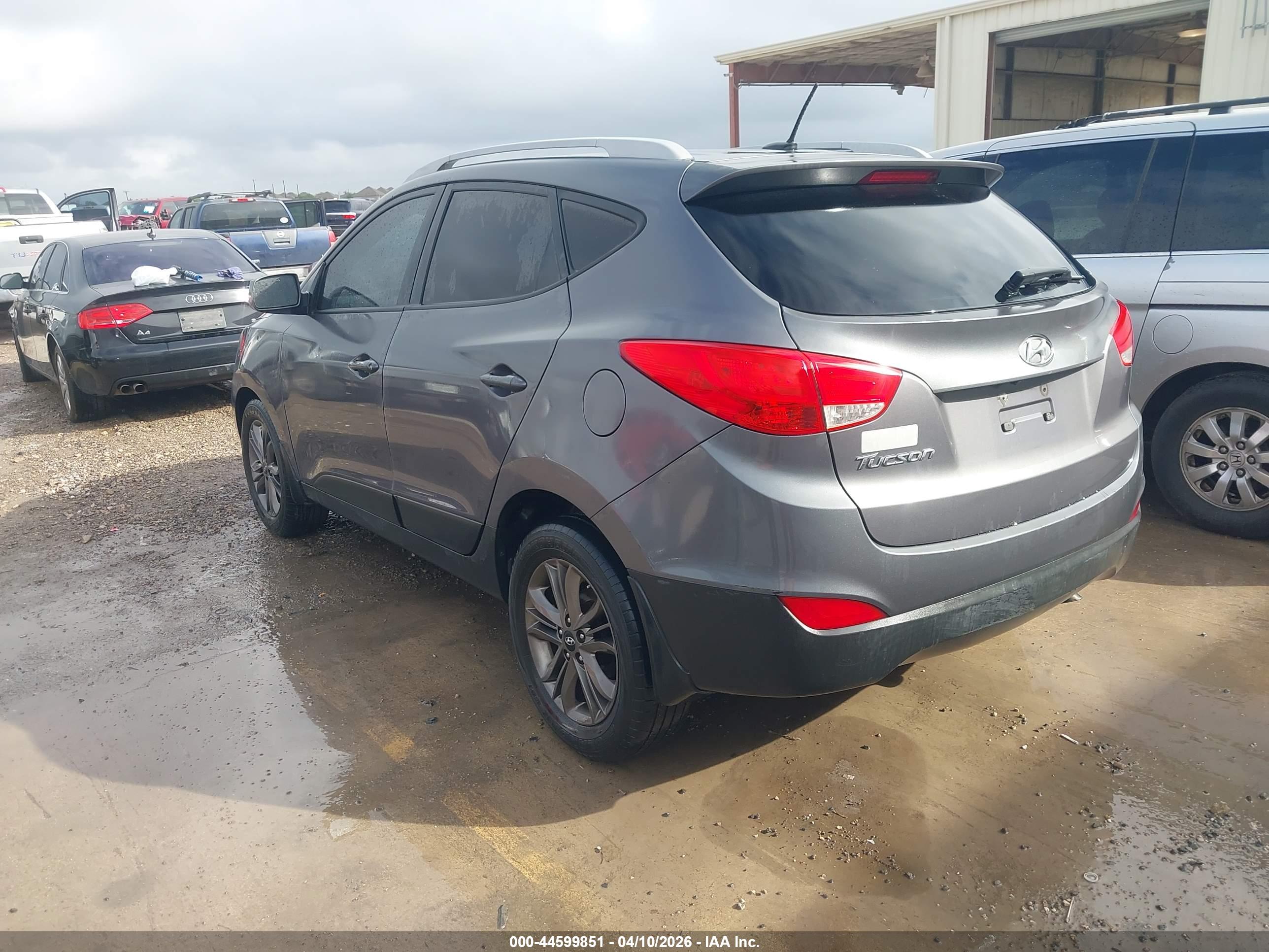 HYUNDAI TUCSON image 3