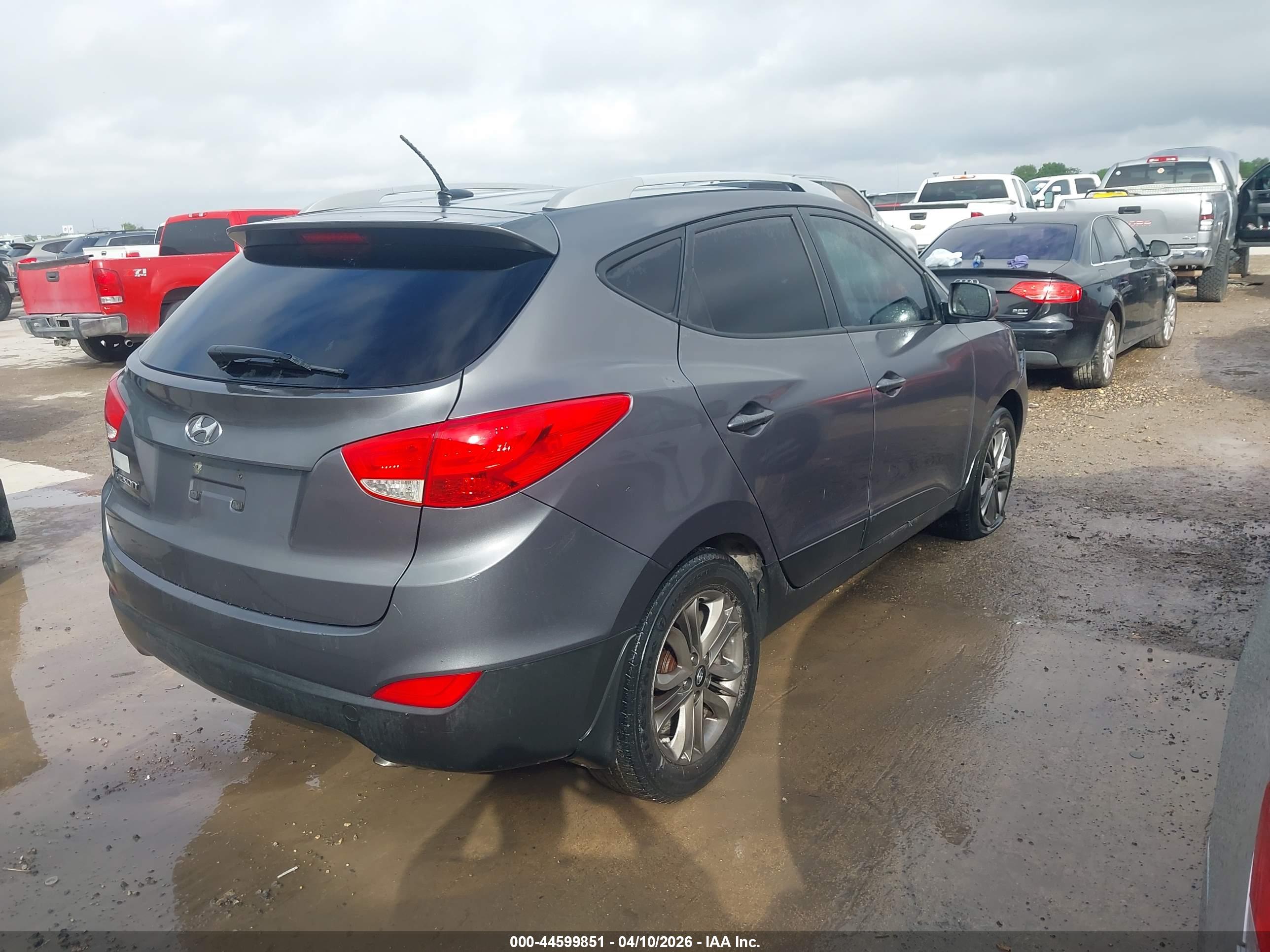 HYUNDAI TUCSON image 4
