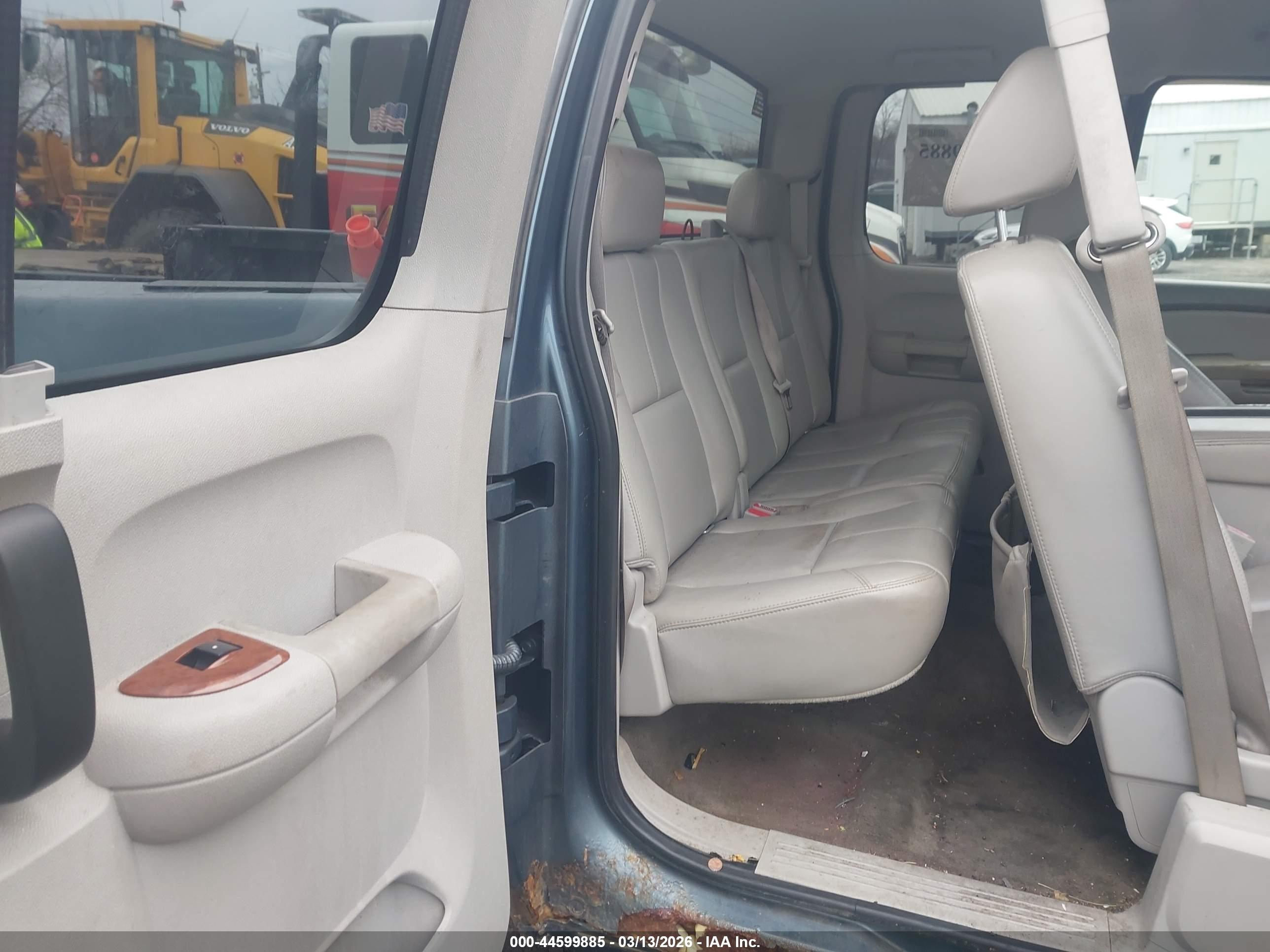 GMC SIERRA image 8