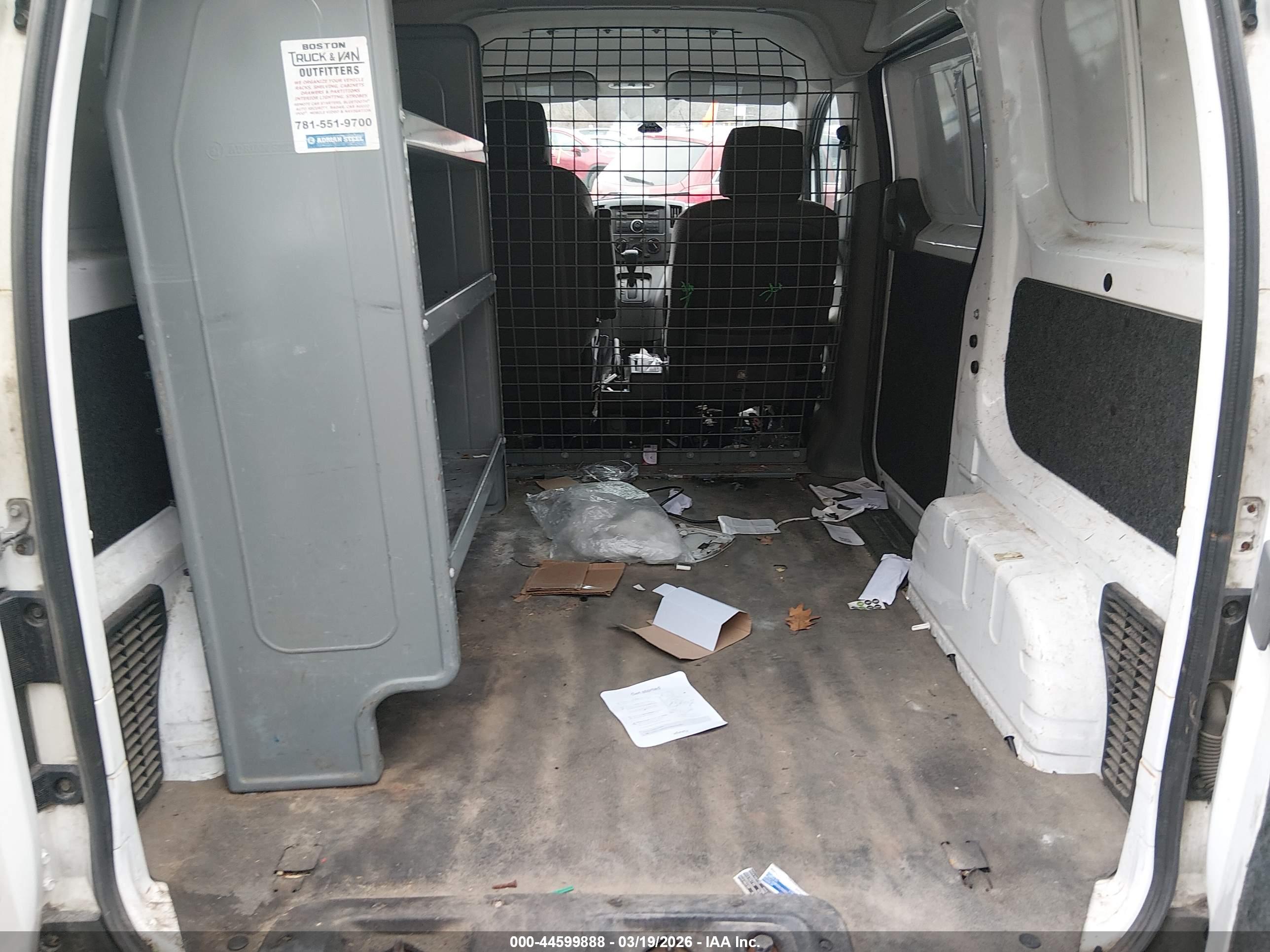 NISSAN NV200 image 8