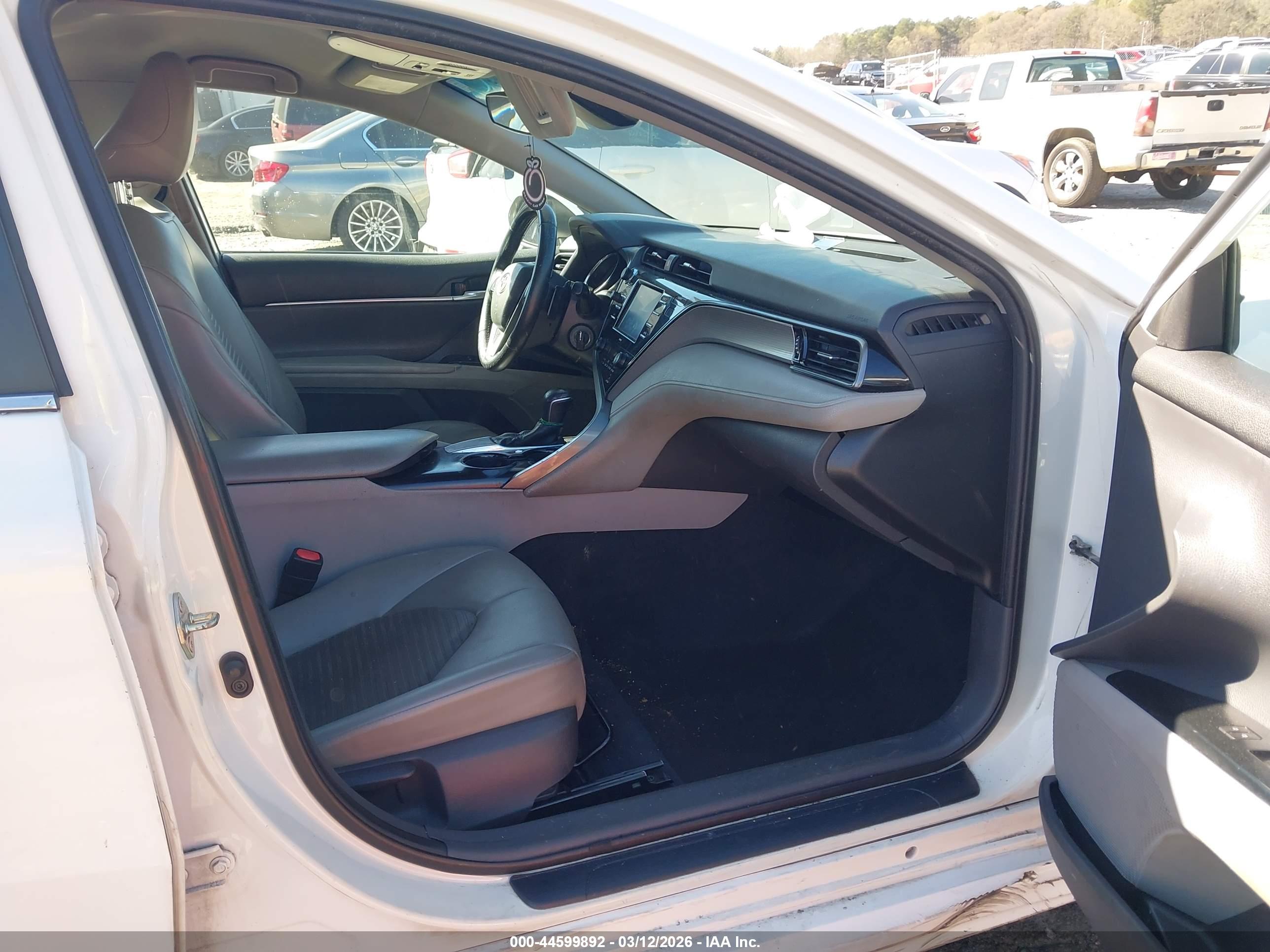 TOYOTA CAMRY image 5