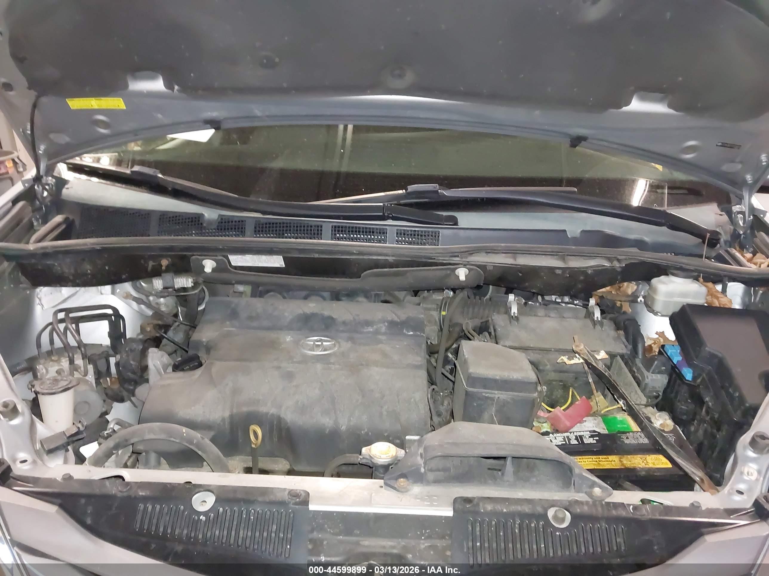 TOYOTA SIENNA image 10
