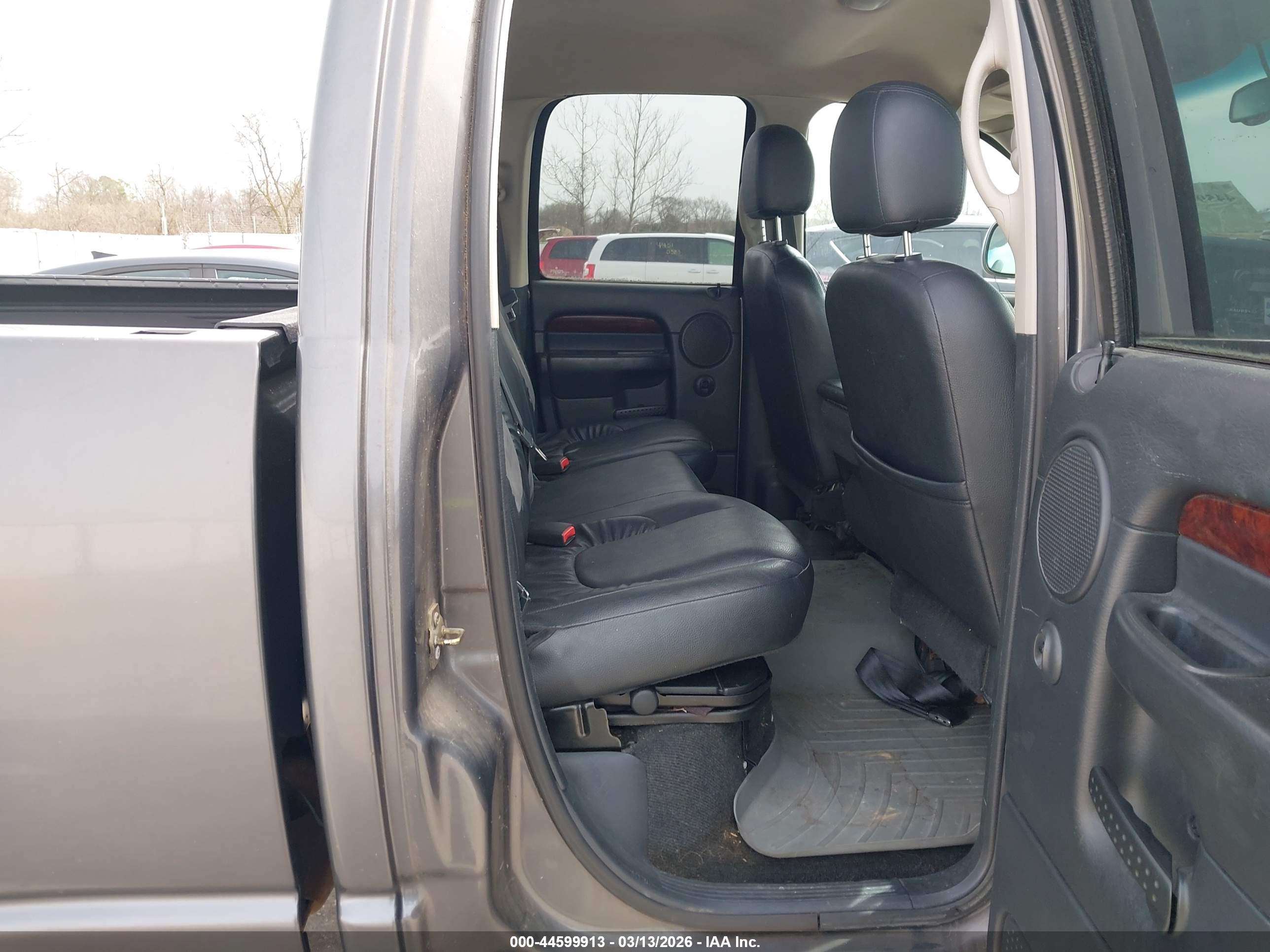 DODGE RAM image 8