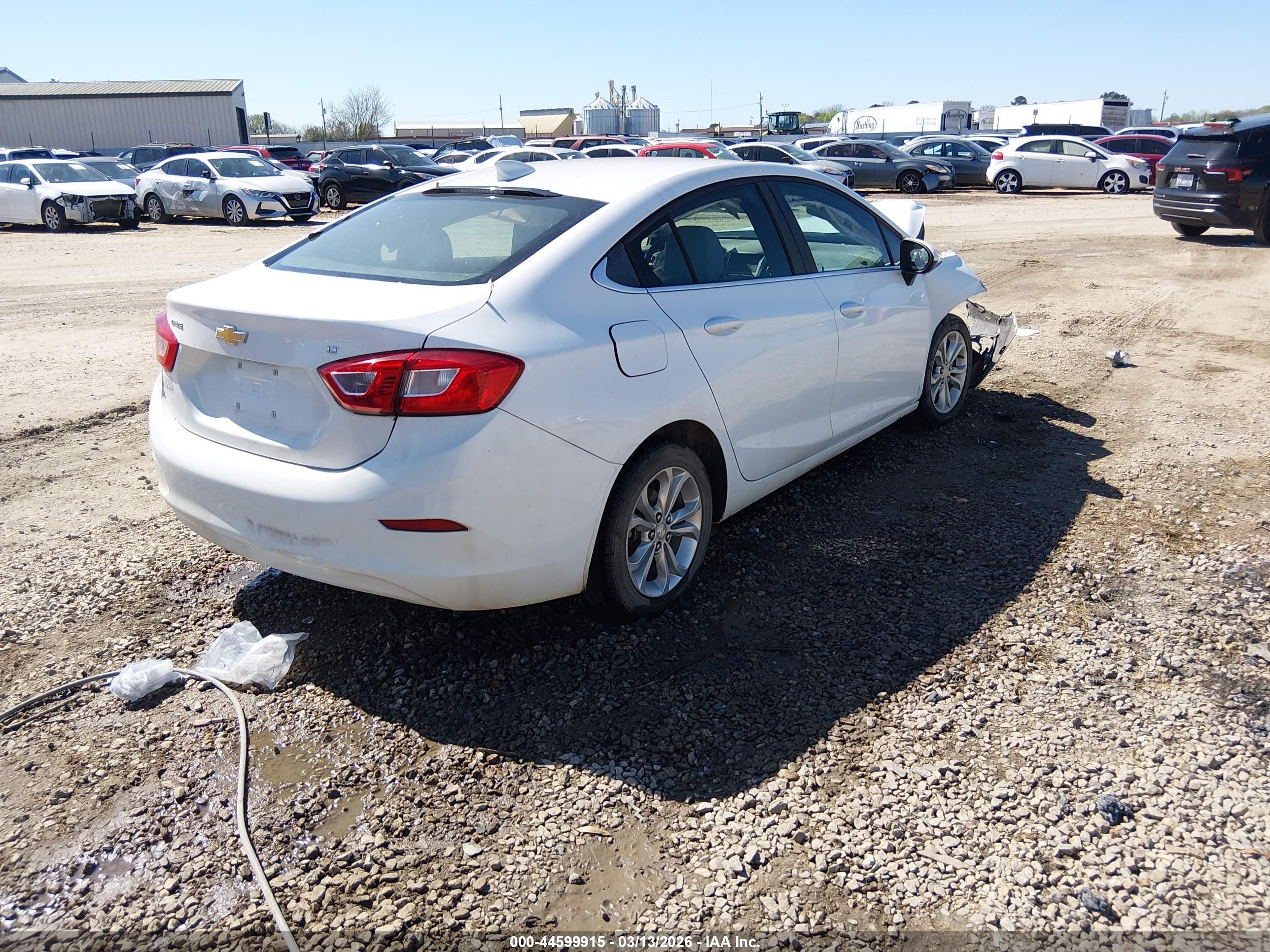 CHEVROLET CRUZE image 4