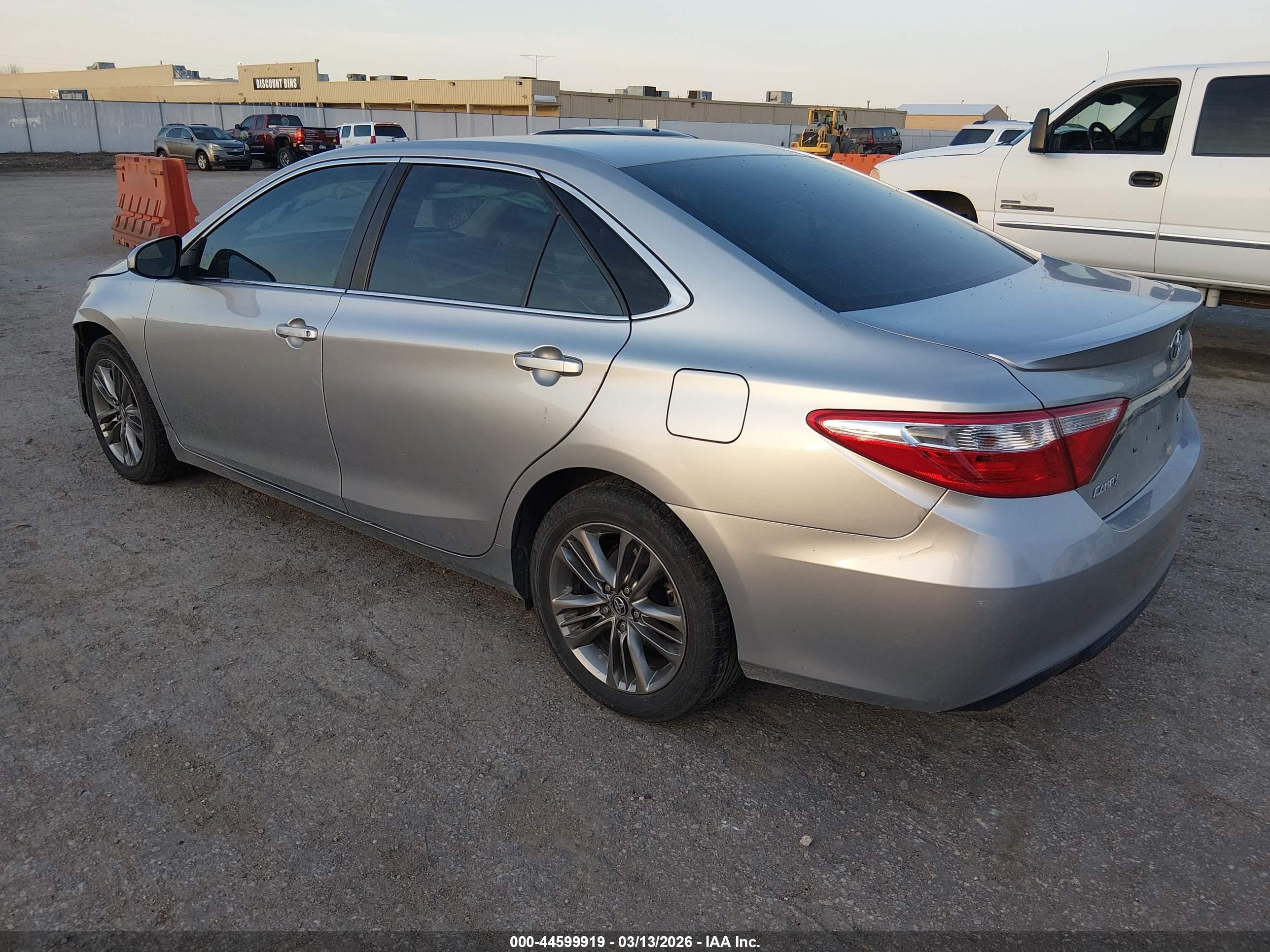 TOYOTA CAMRY image 3