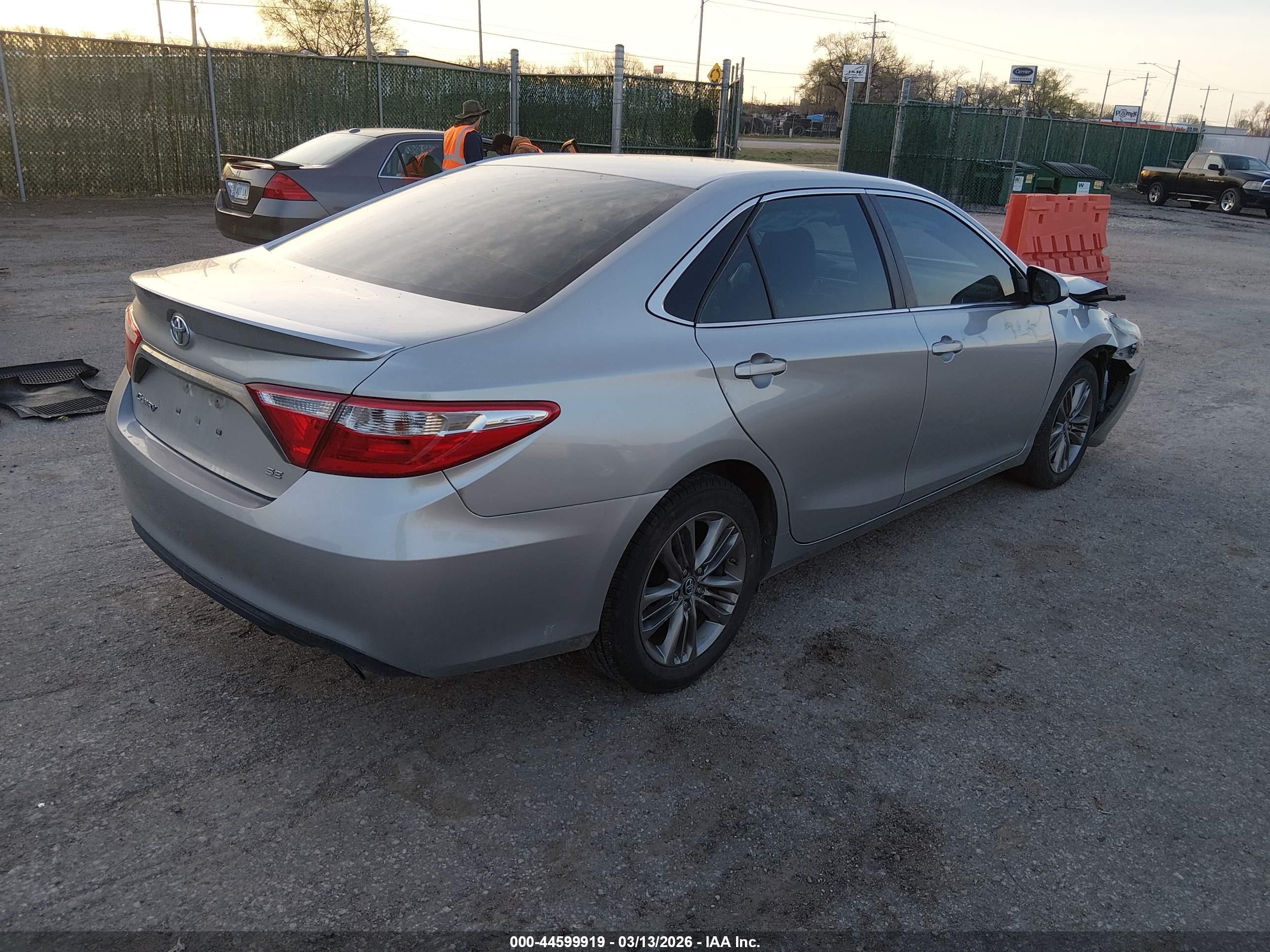 TOYOTA CAMRY image 4