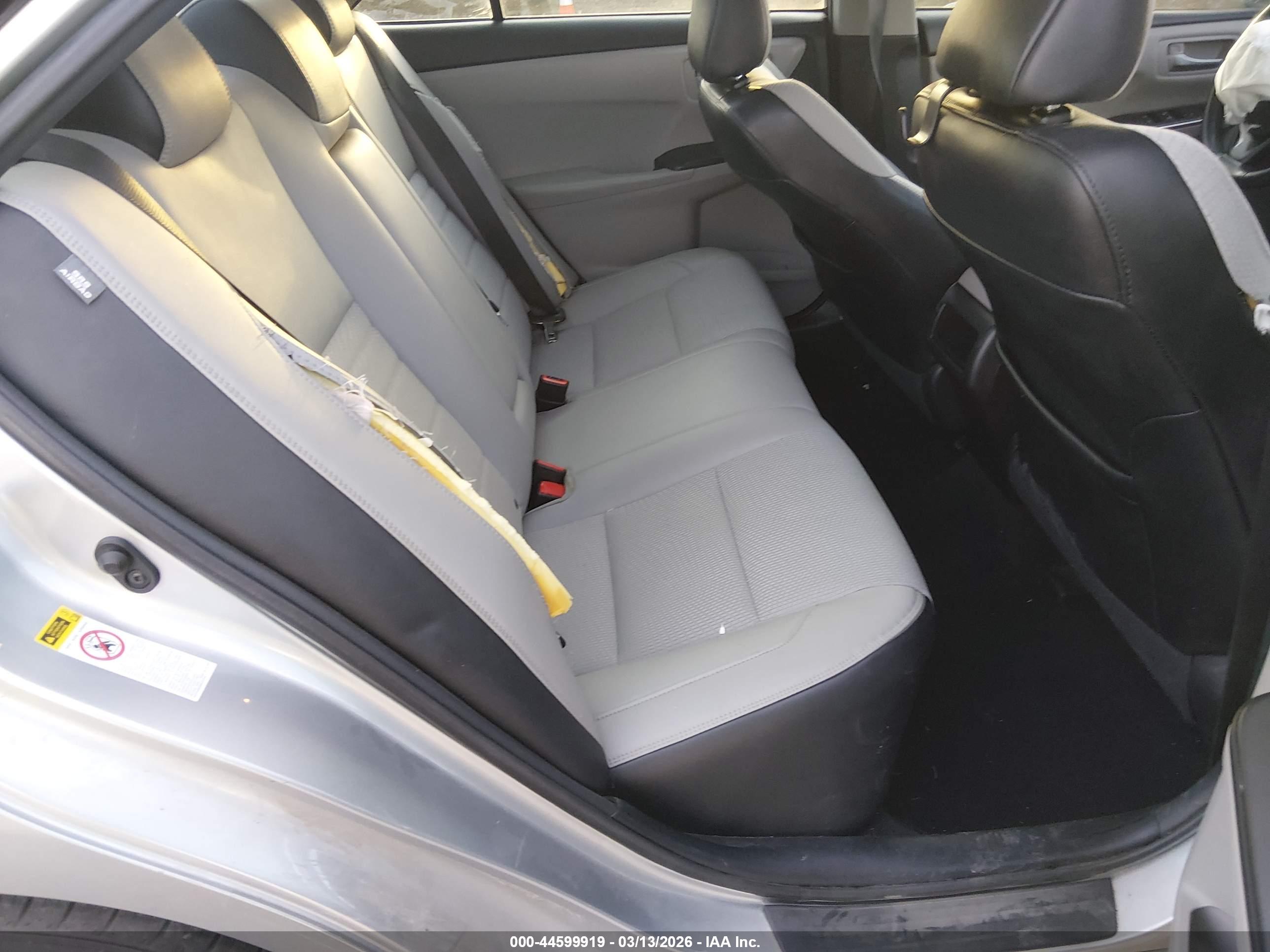 TOYOTA CAMRY image 8