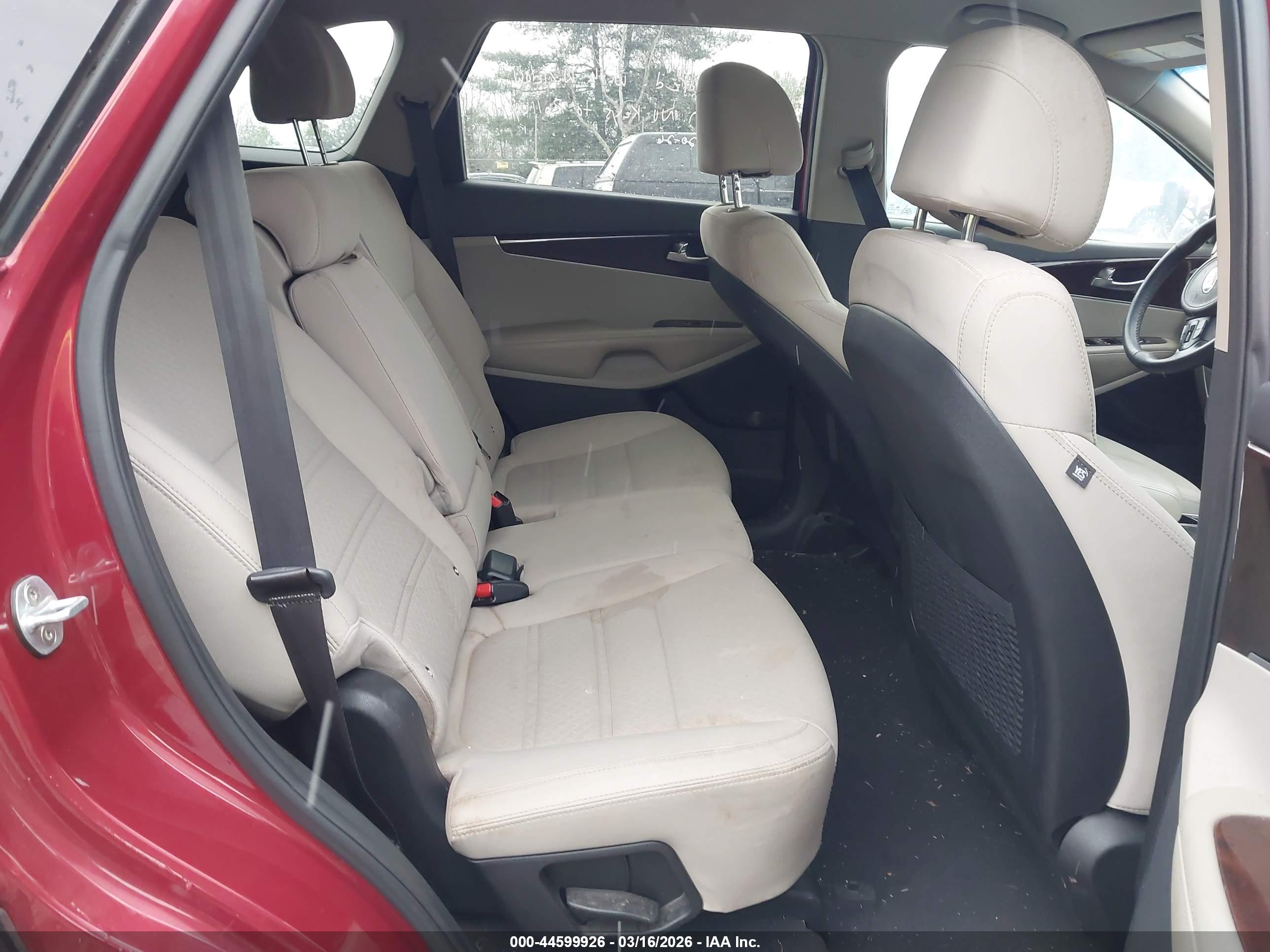 KIA SORENTO image 8