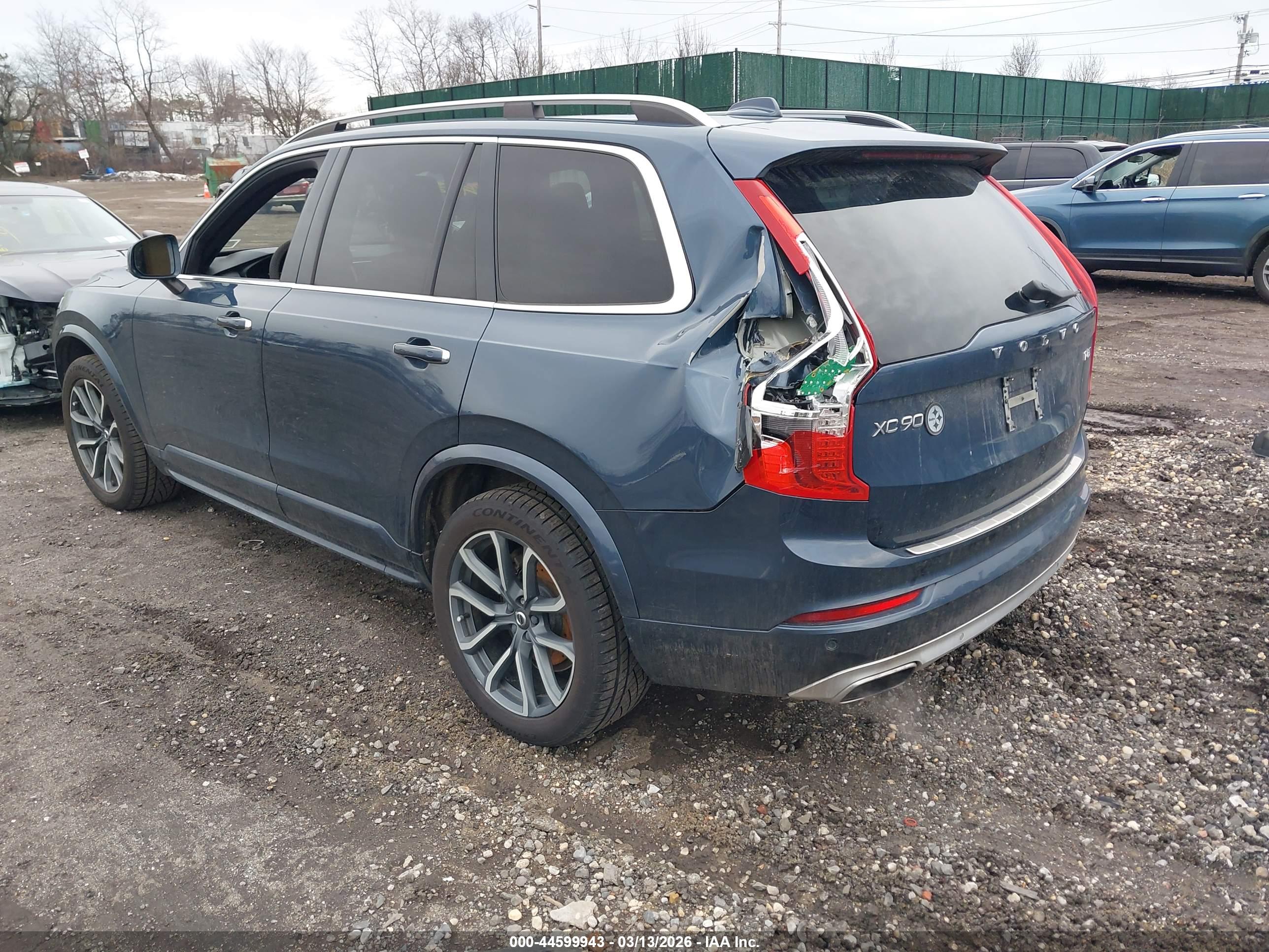 VOLVO XC90 image 3