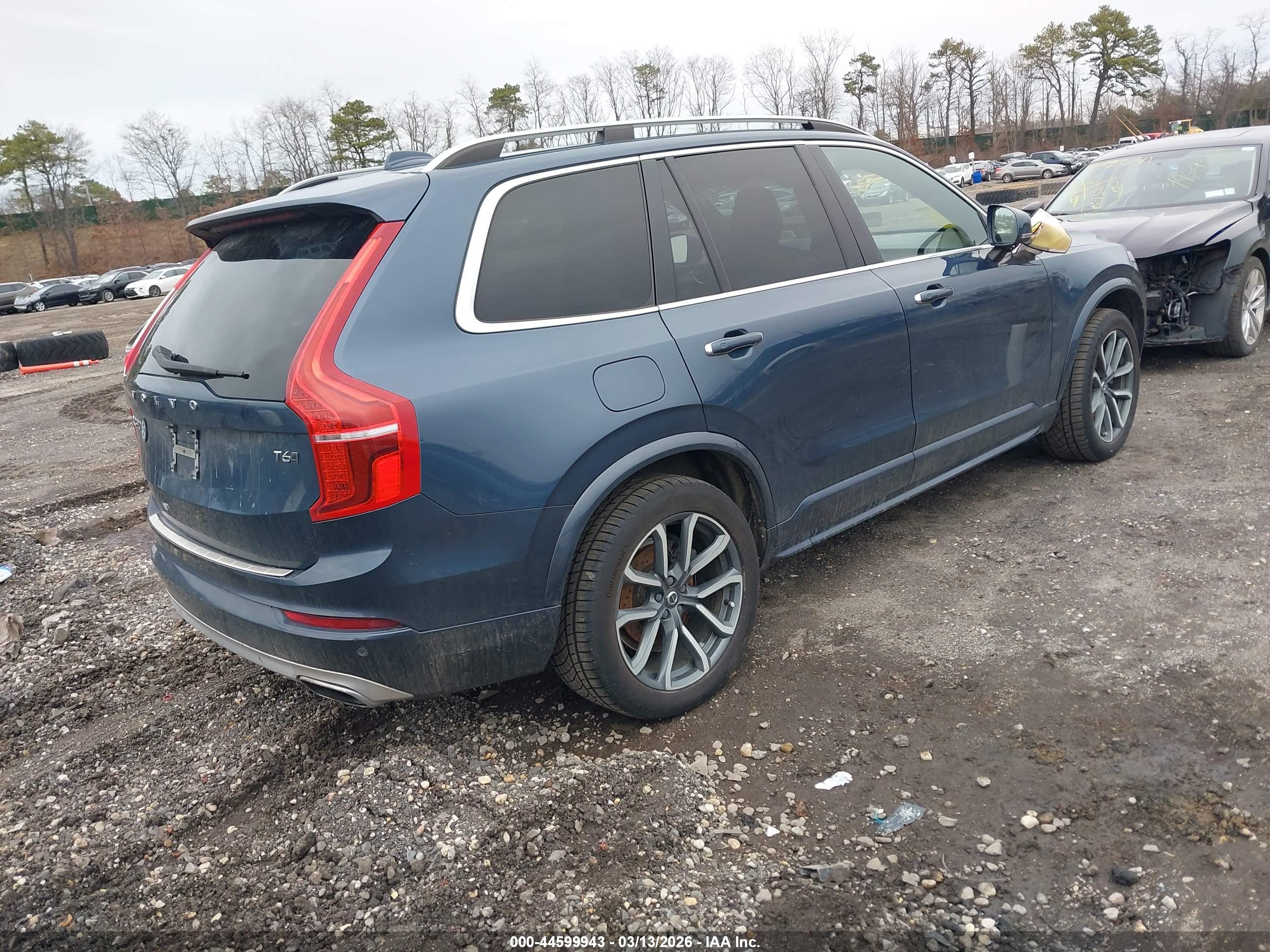 VOLVO XC90 image 4