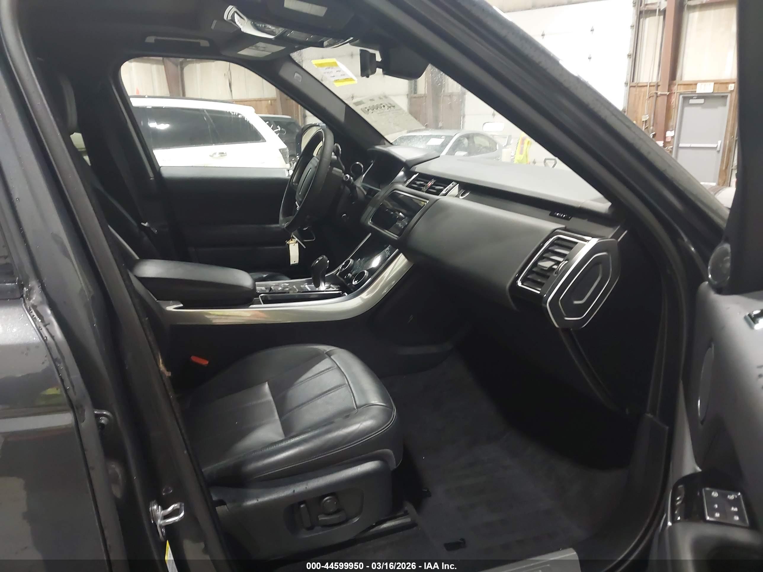 LAND ROVER image 5
