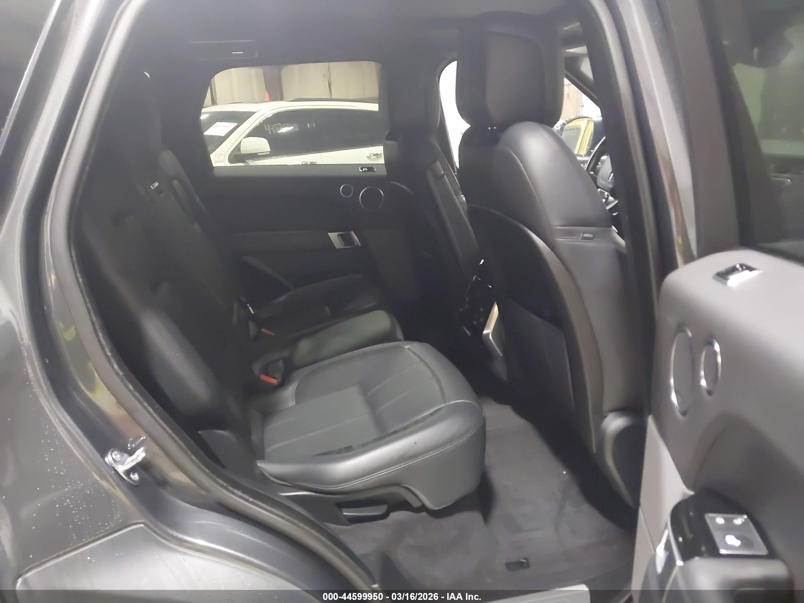 LAND ROVER image 8