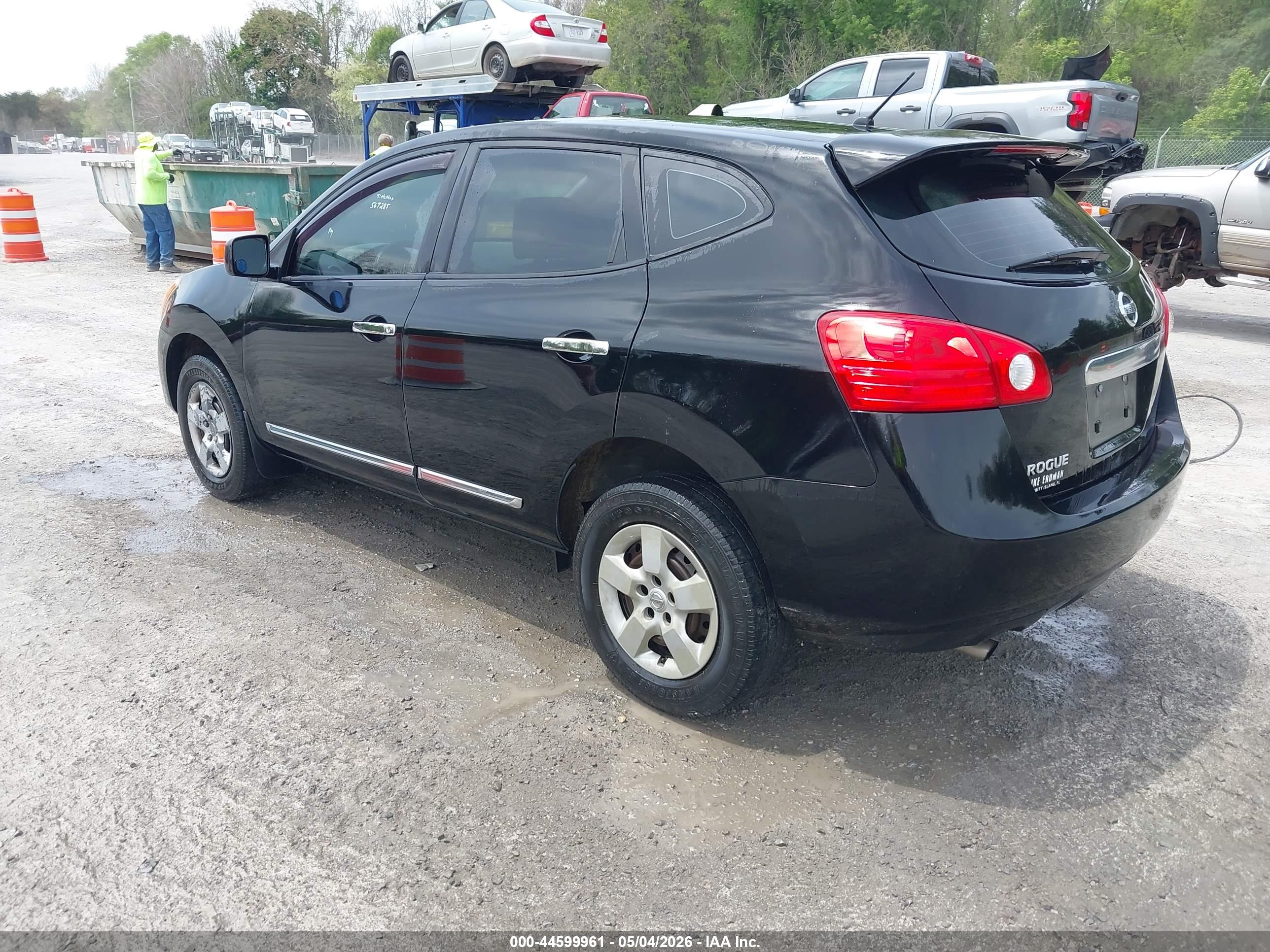 NISSAN ROGUE image 3