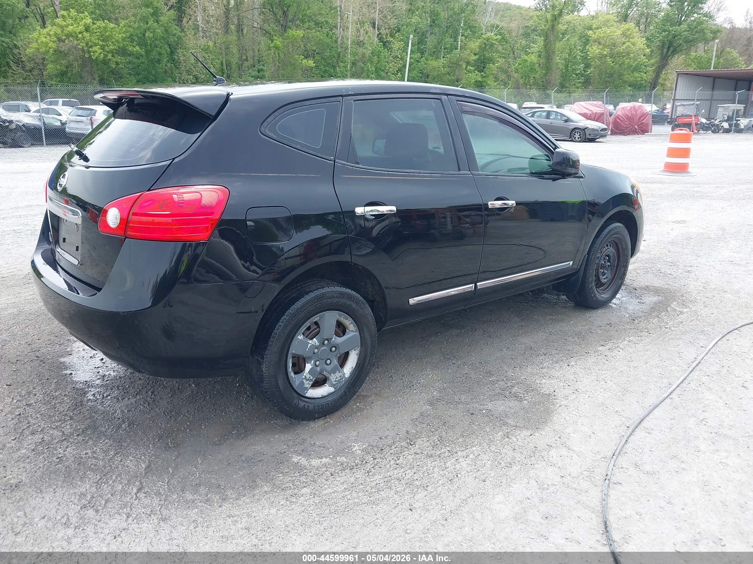 NISSAN ROGUE image 4