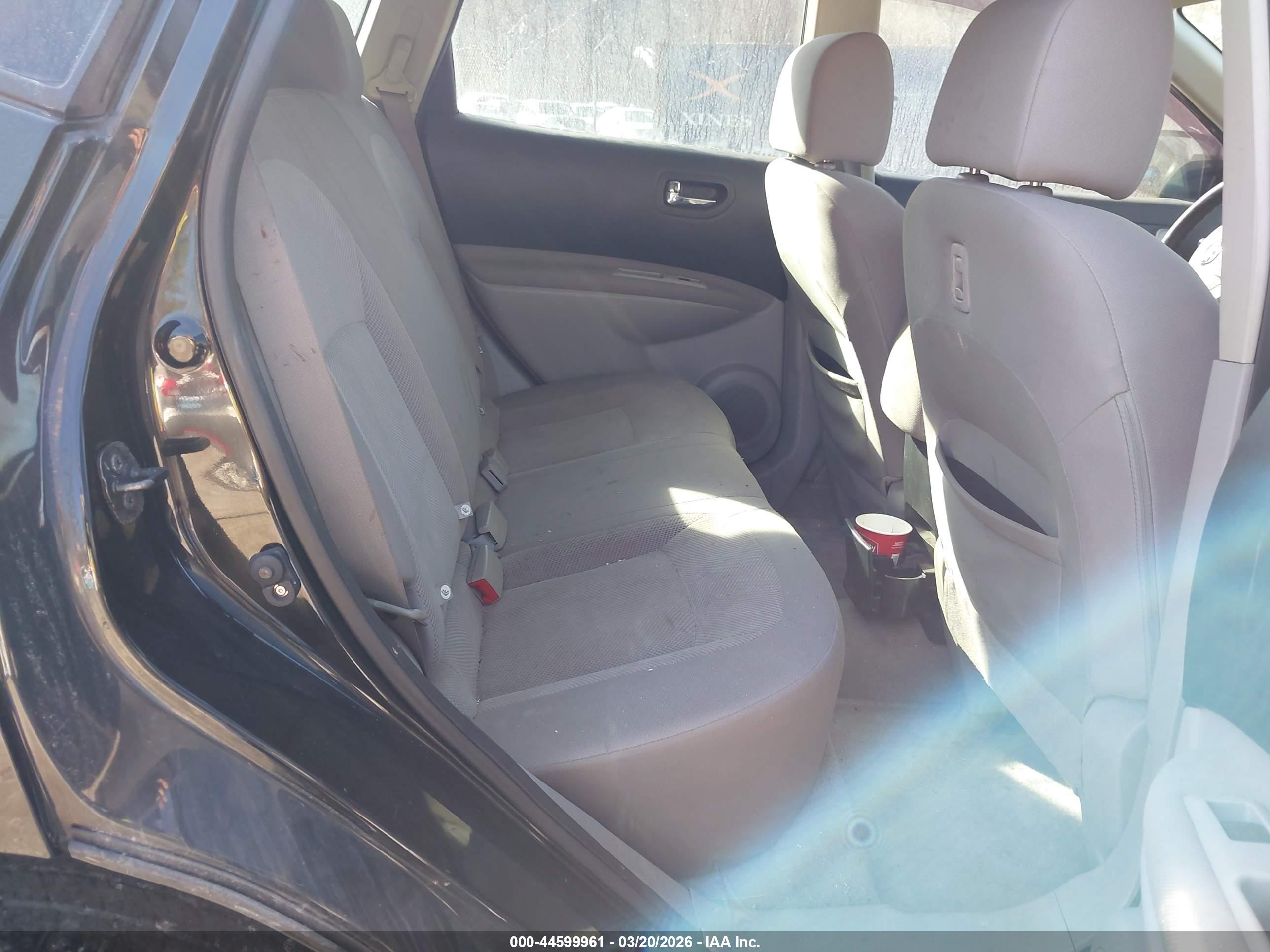 NISSAN ROGUE image 8