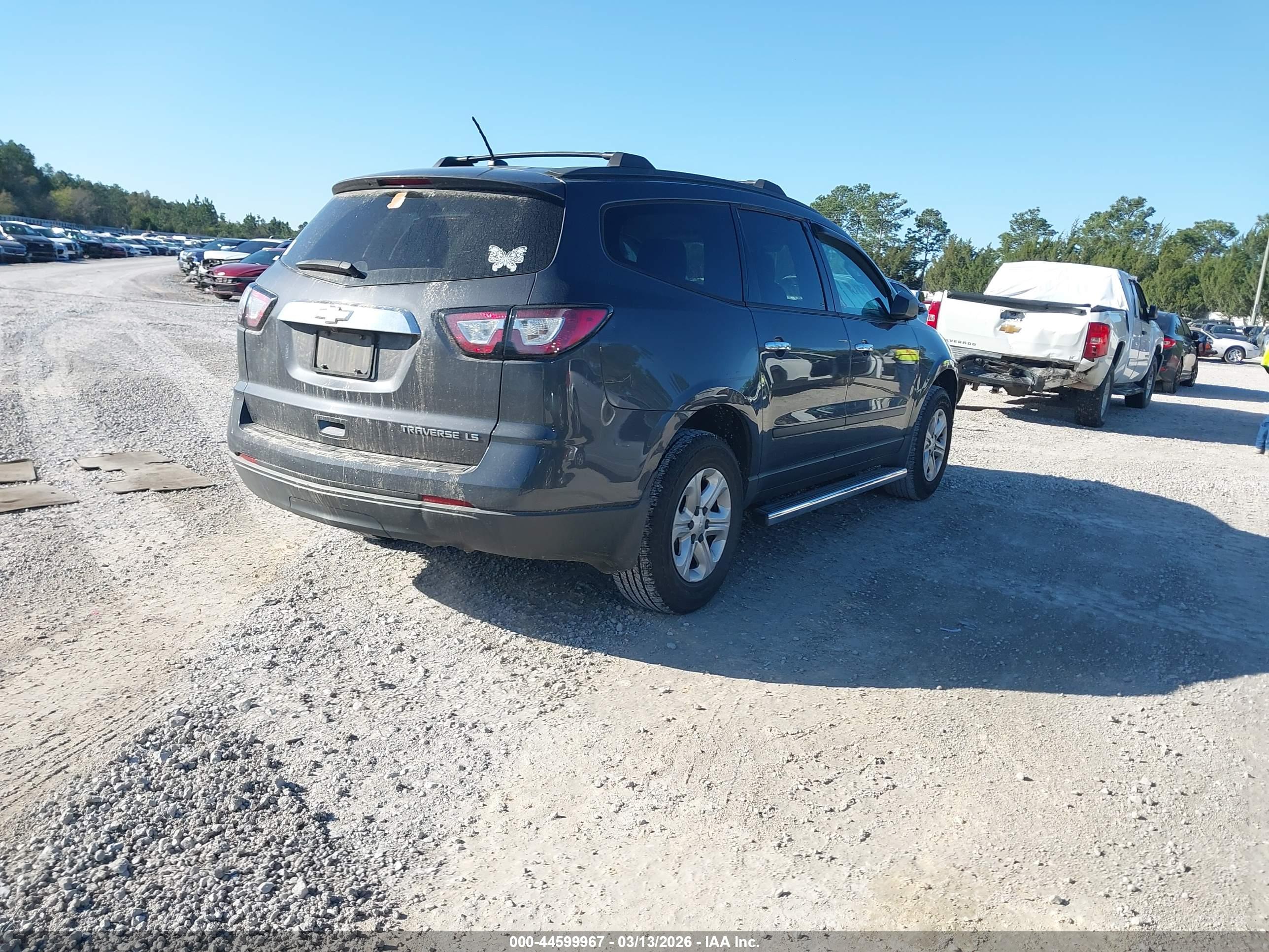 CHEVROLET TRAVERSE image 4