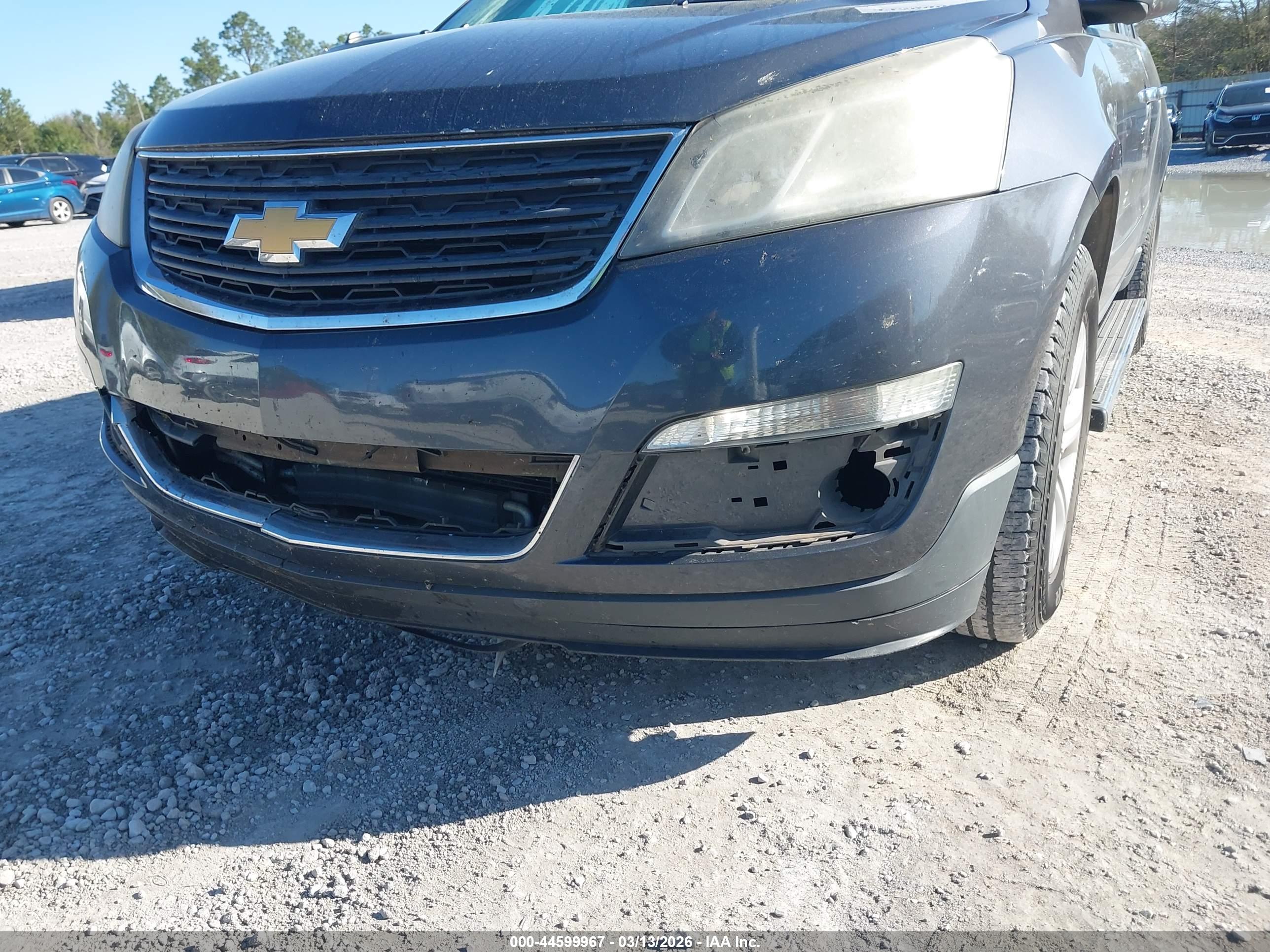 CHEVROLET TRAVERSE image 6