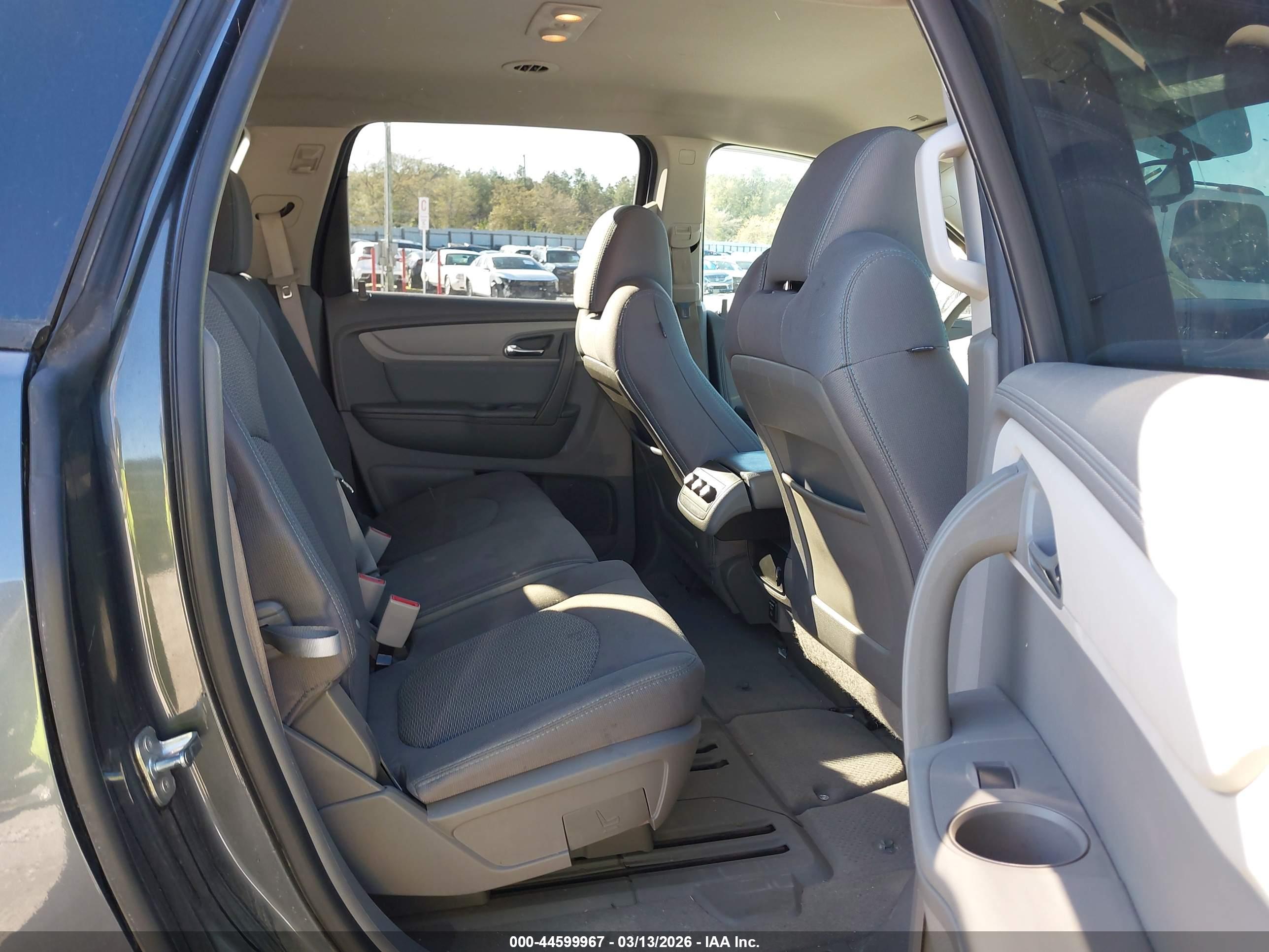 CHEVROLET TRAVERSE image 8