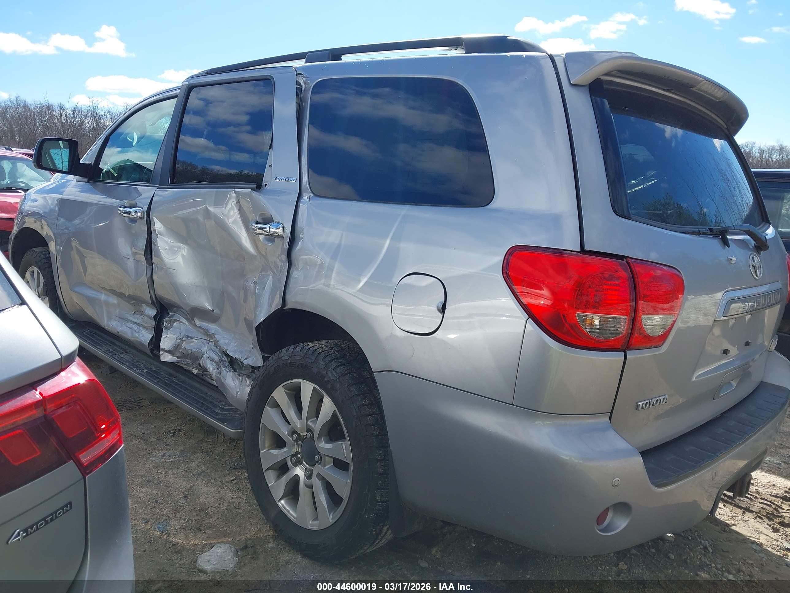 TOYOTA SEQUOIA image 3