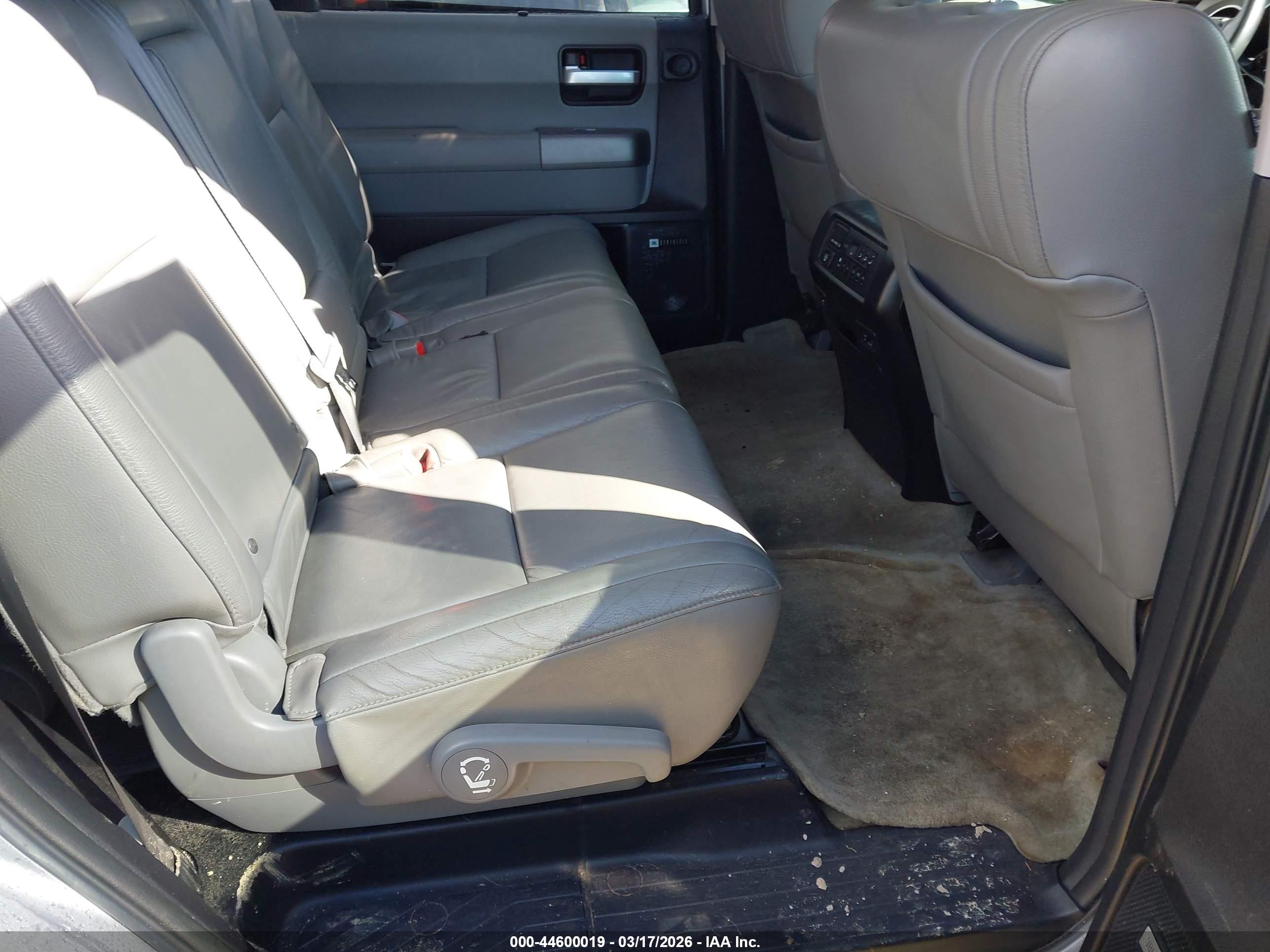 TOYOTA SEQUOIA image 8