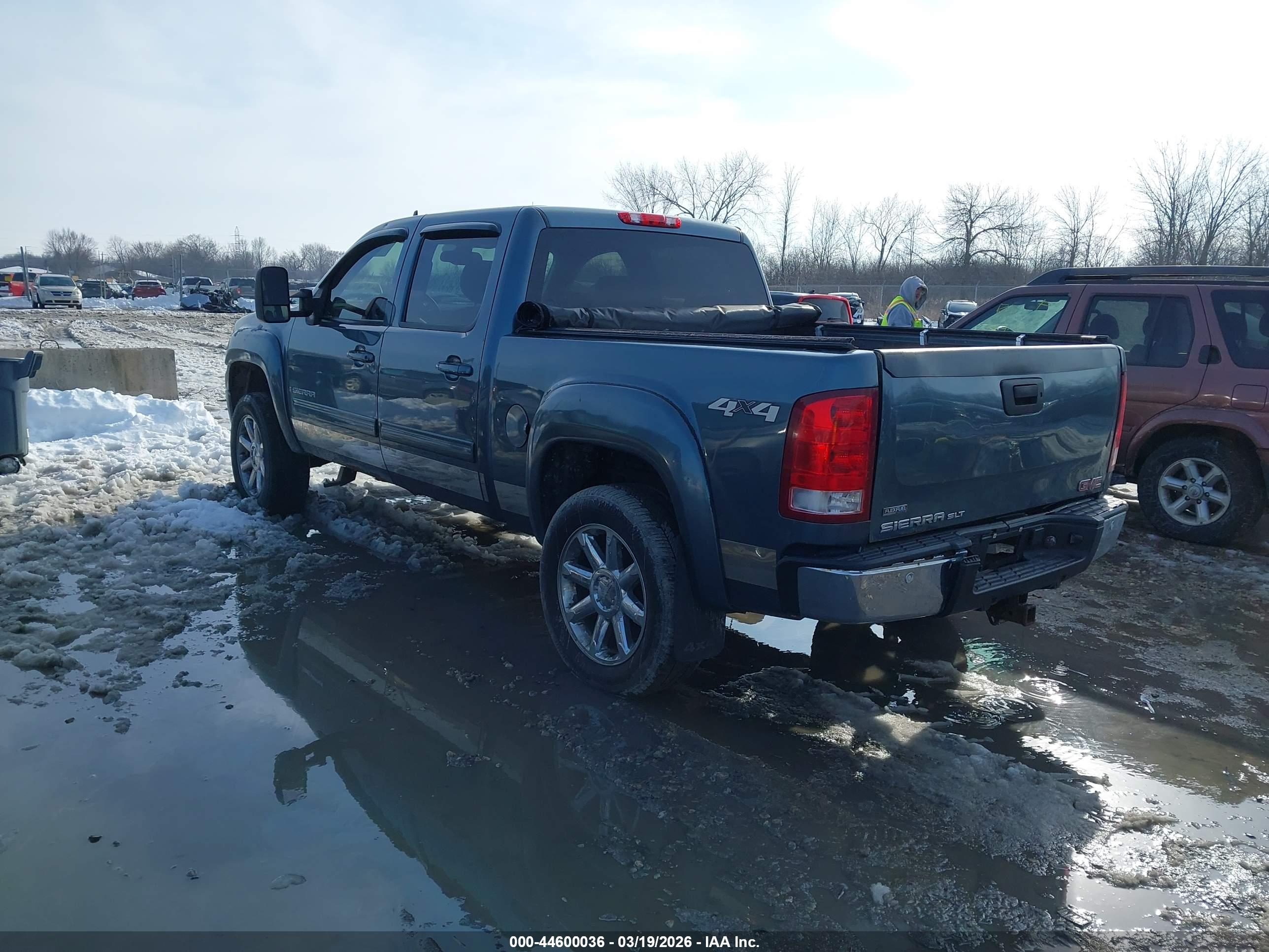 GMC SIERRA image 3