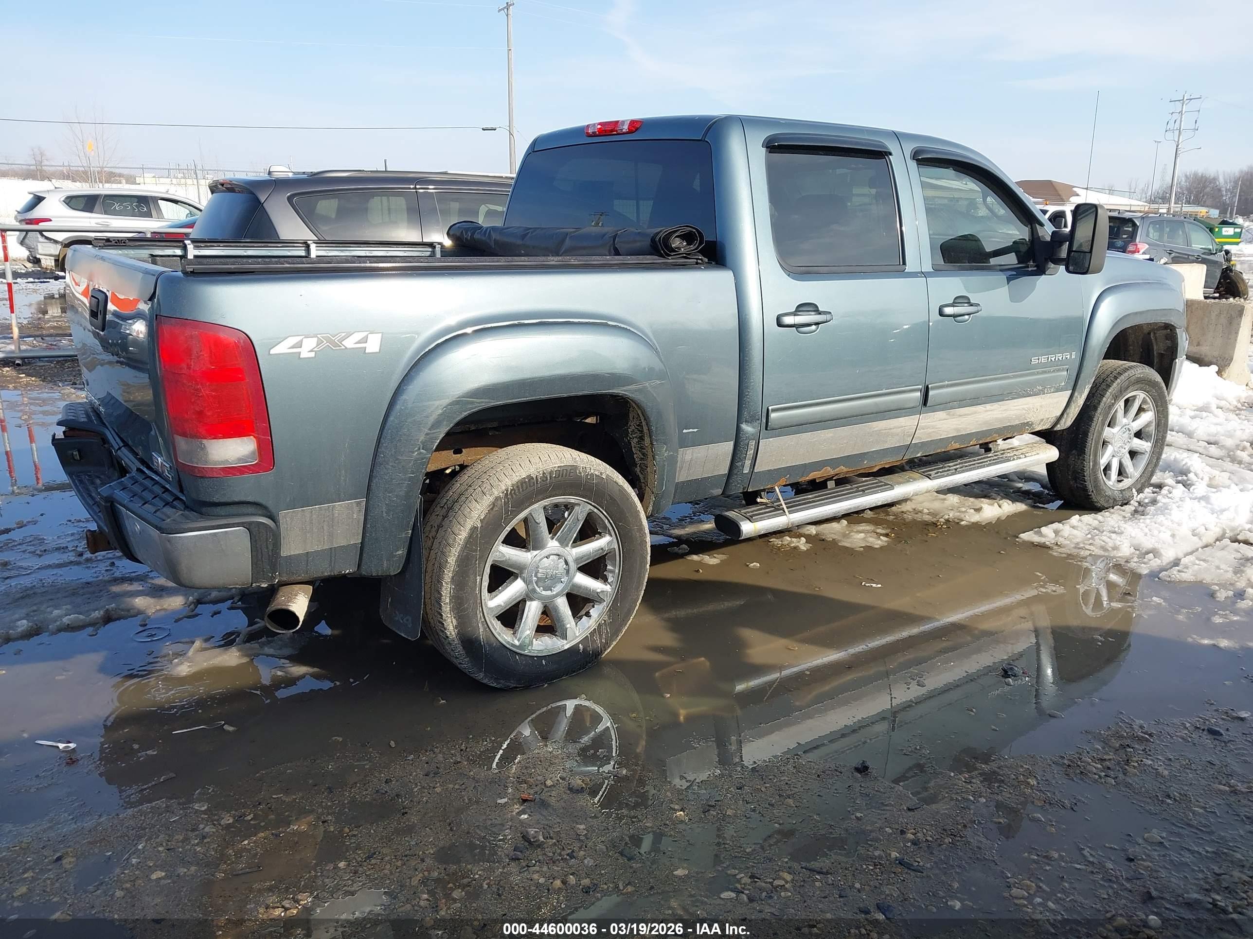 GMC SIERRA image 4