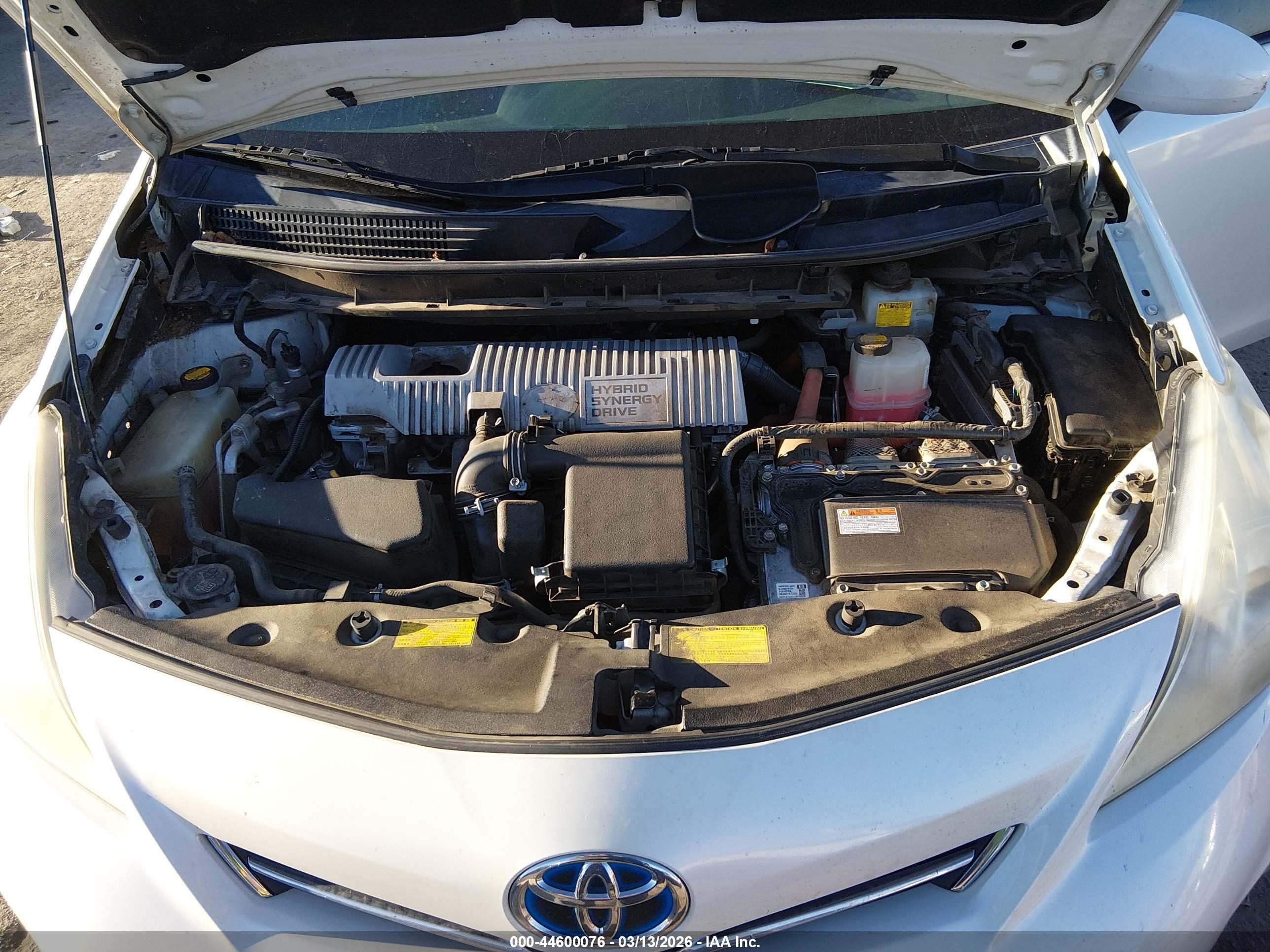 TOYOTA PRIUS image 10