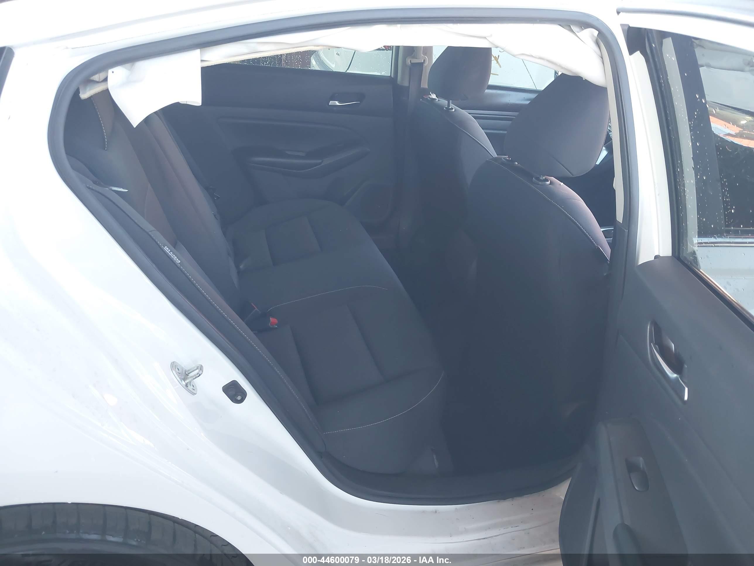 NISSAN ALTIMA image 8