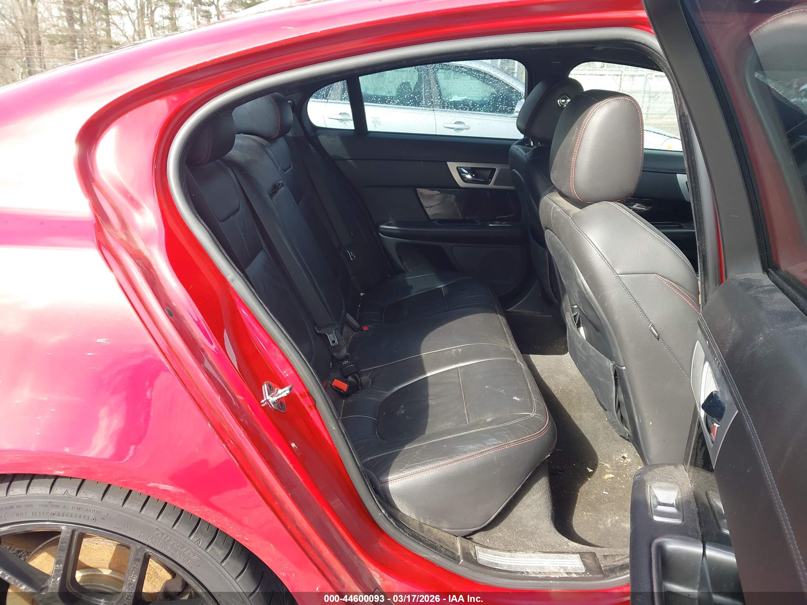 JAGUAR XF image 8