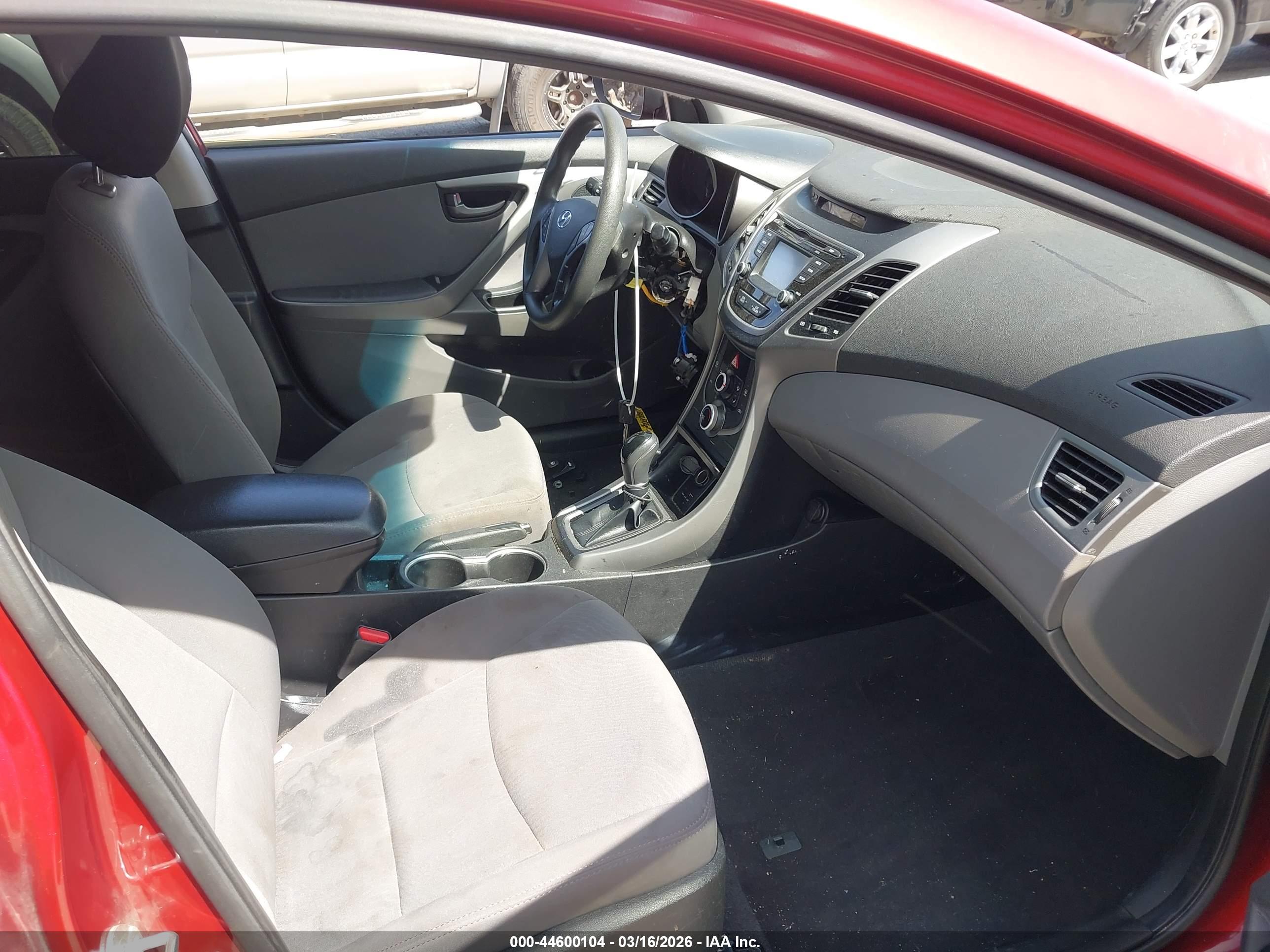 HYUNDAI ELANTRA image 5