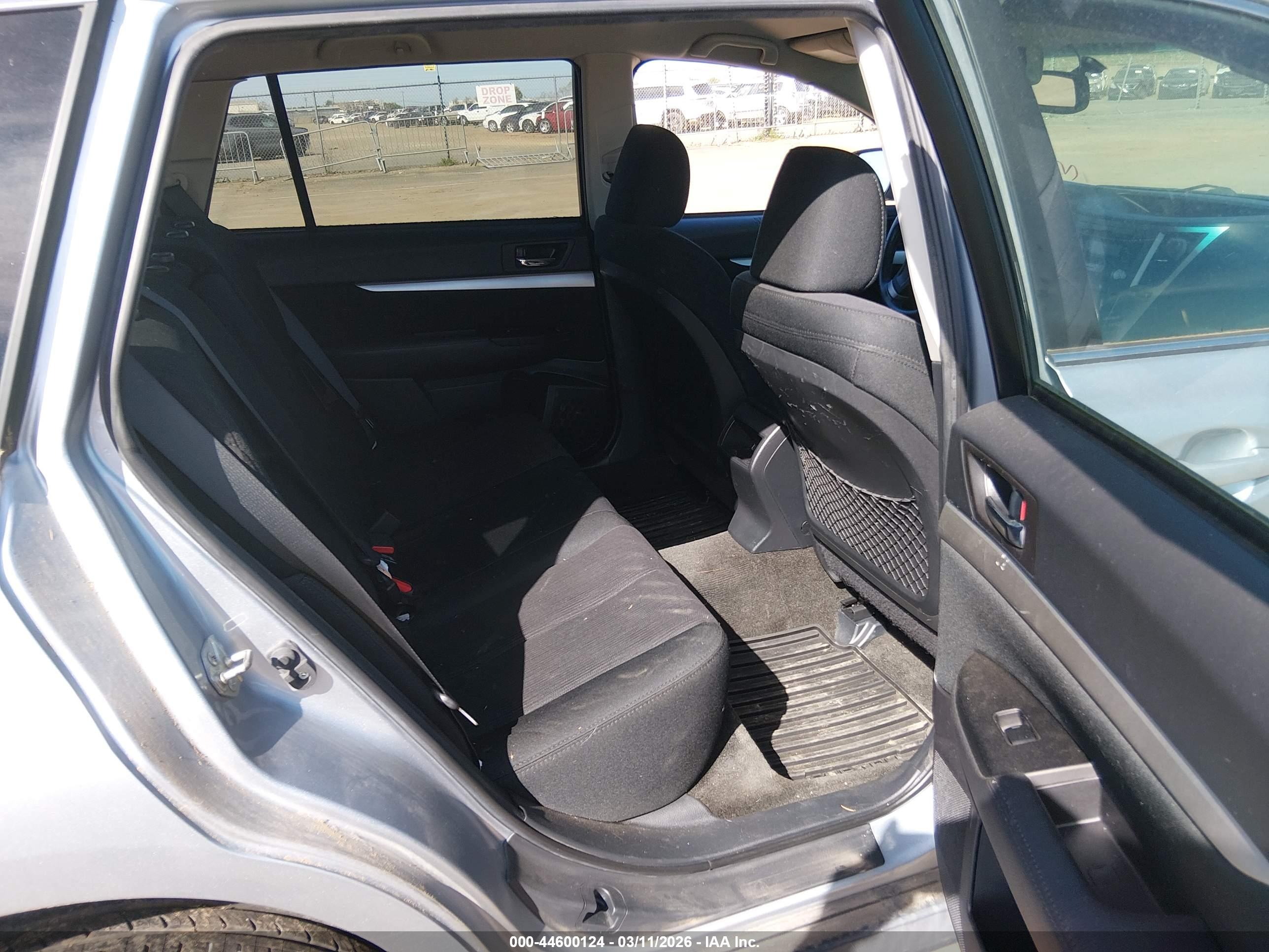 SUBARU OUTBACK image 8