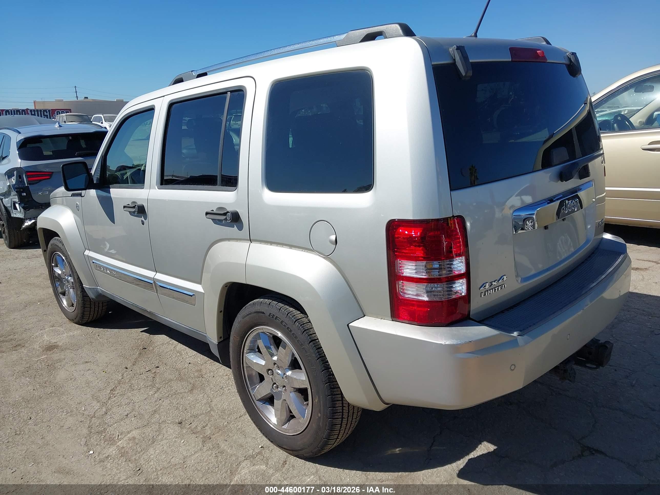 JEEP LIBERTY image 3