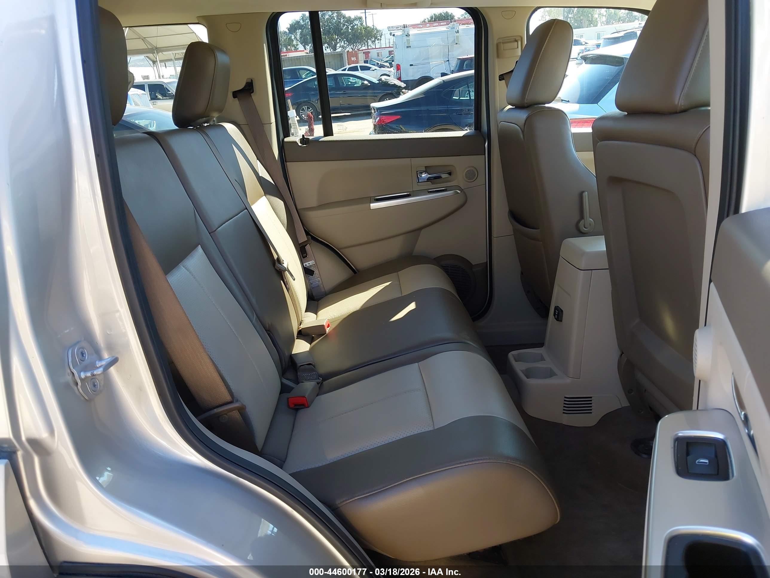 JEEP LIBERTY image 8