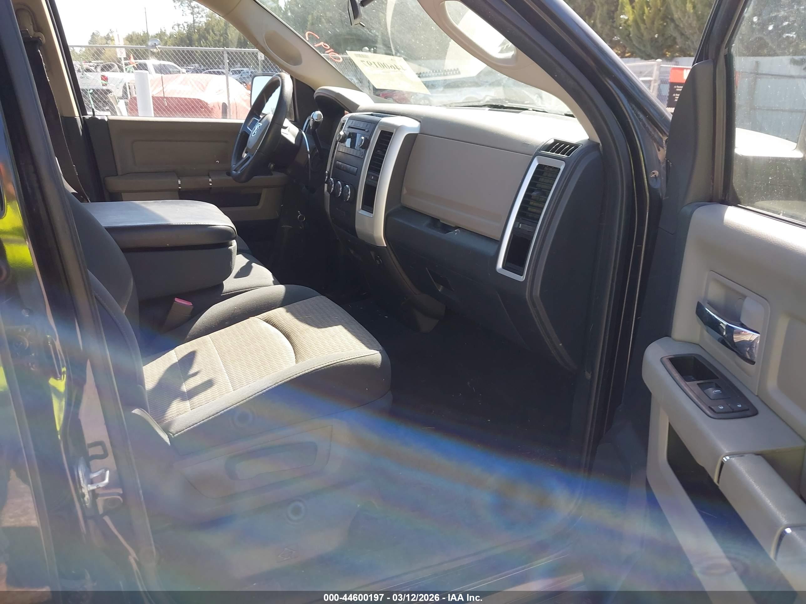DODGE RAM image 5