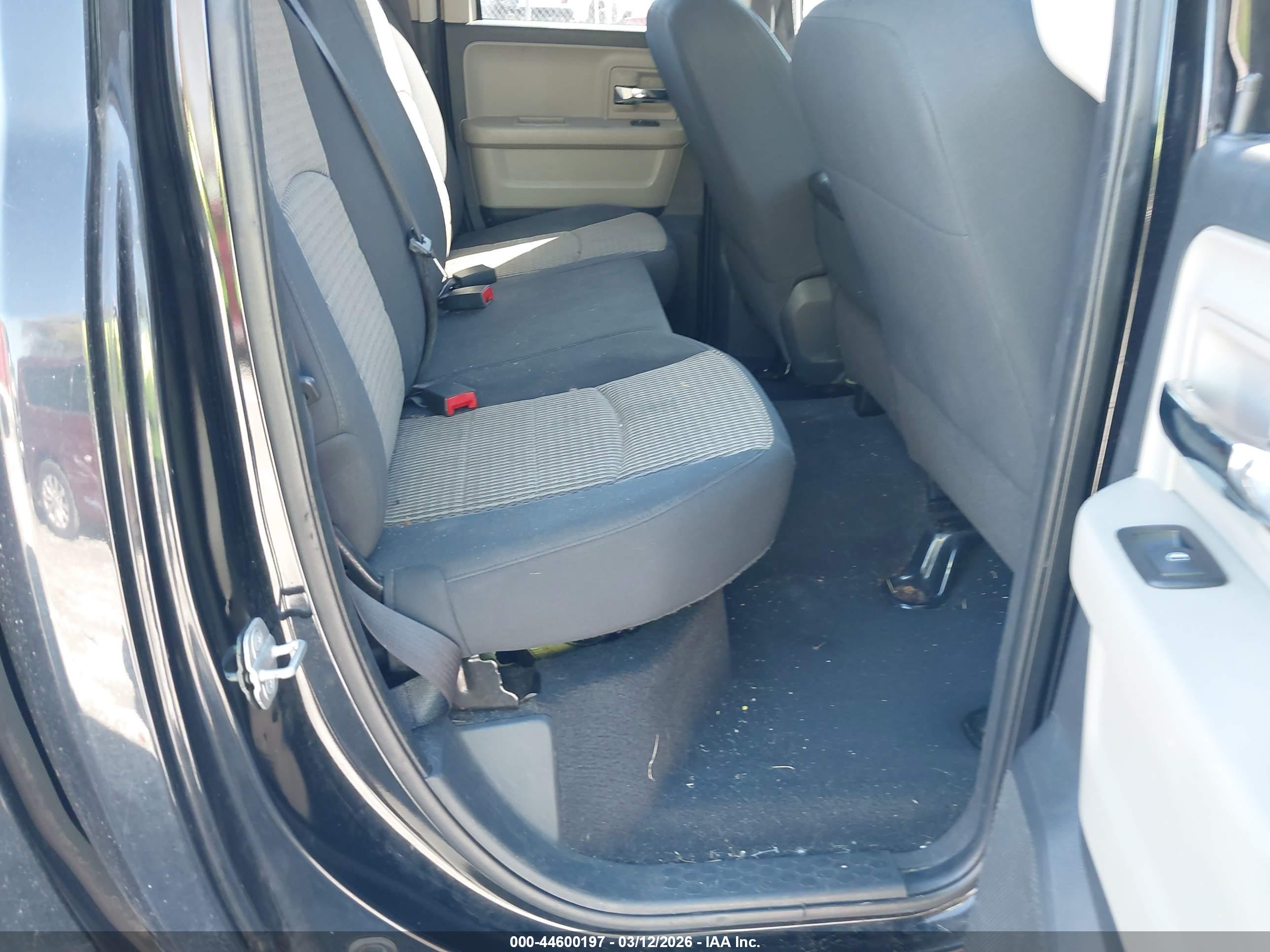 DODGE RAM image 8