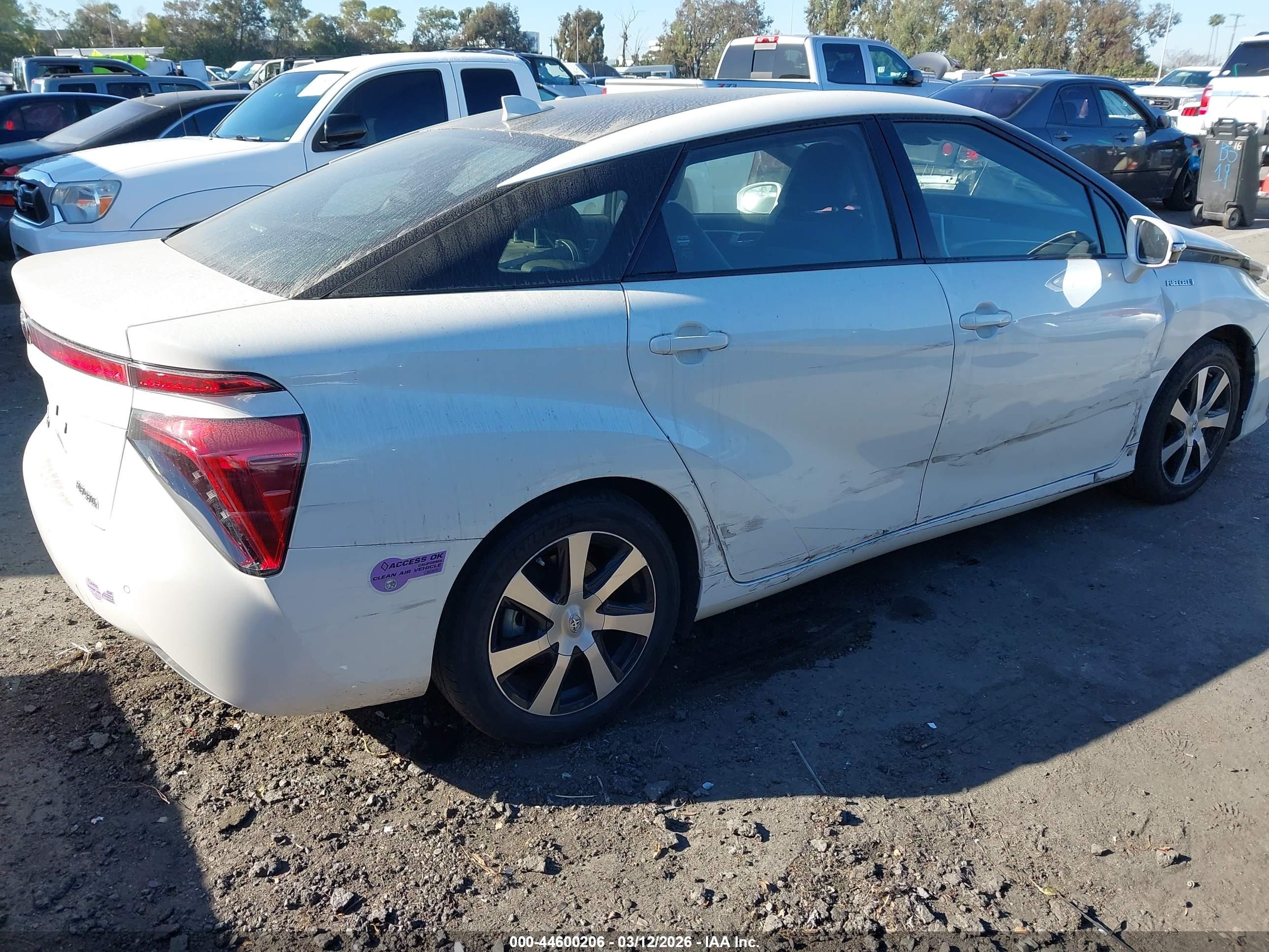 TOYOTA MIRAI image 4